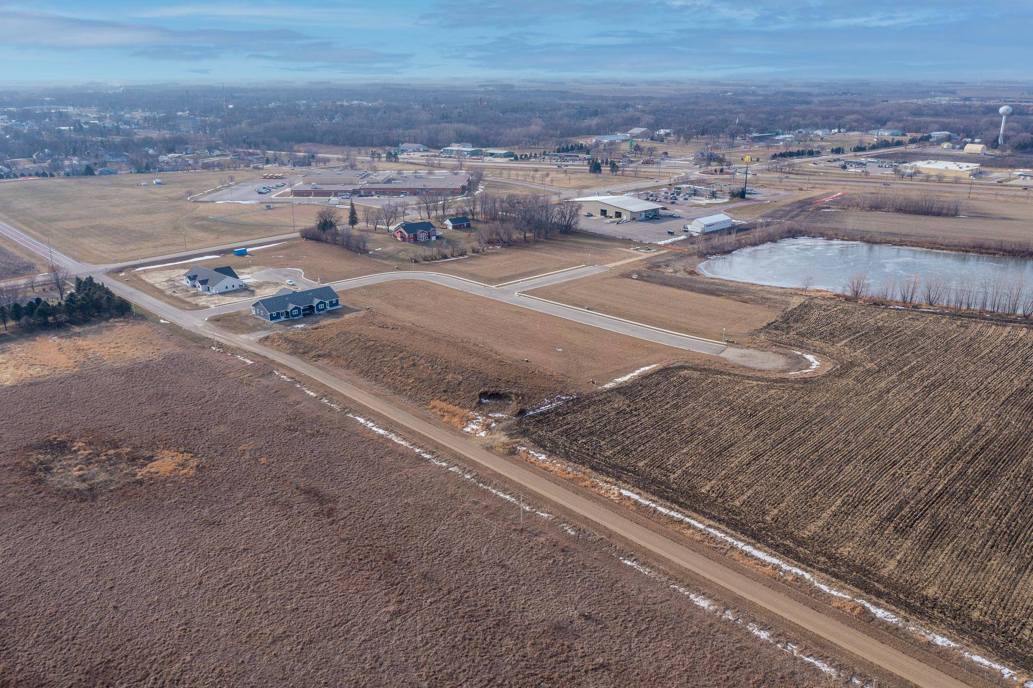 110 Bluestem DR, Blue Earth, MN 56013