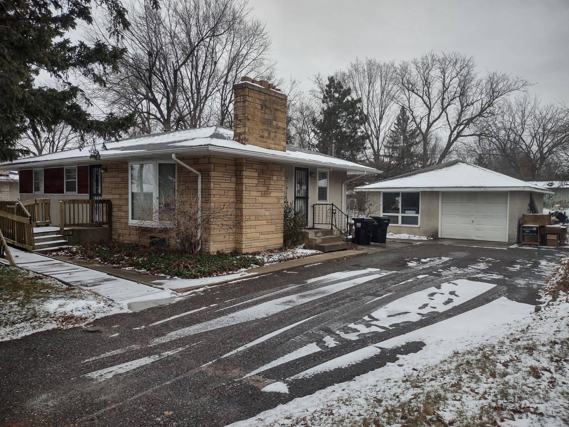 1846 Grant RD, Arden Hills, MN 55112