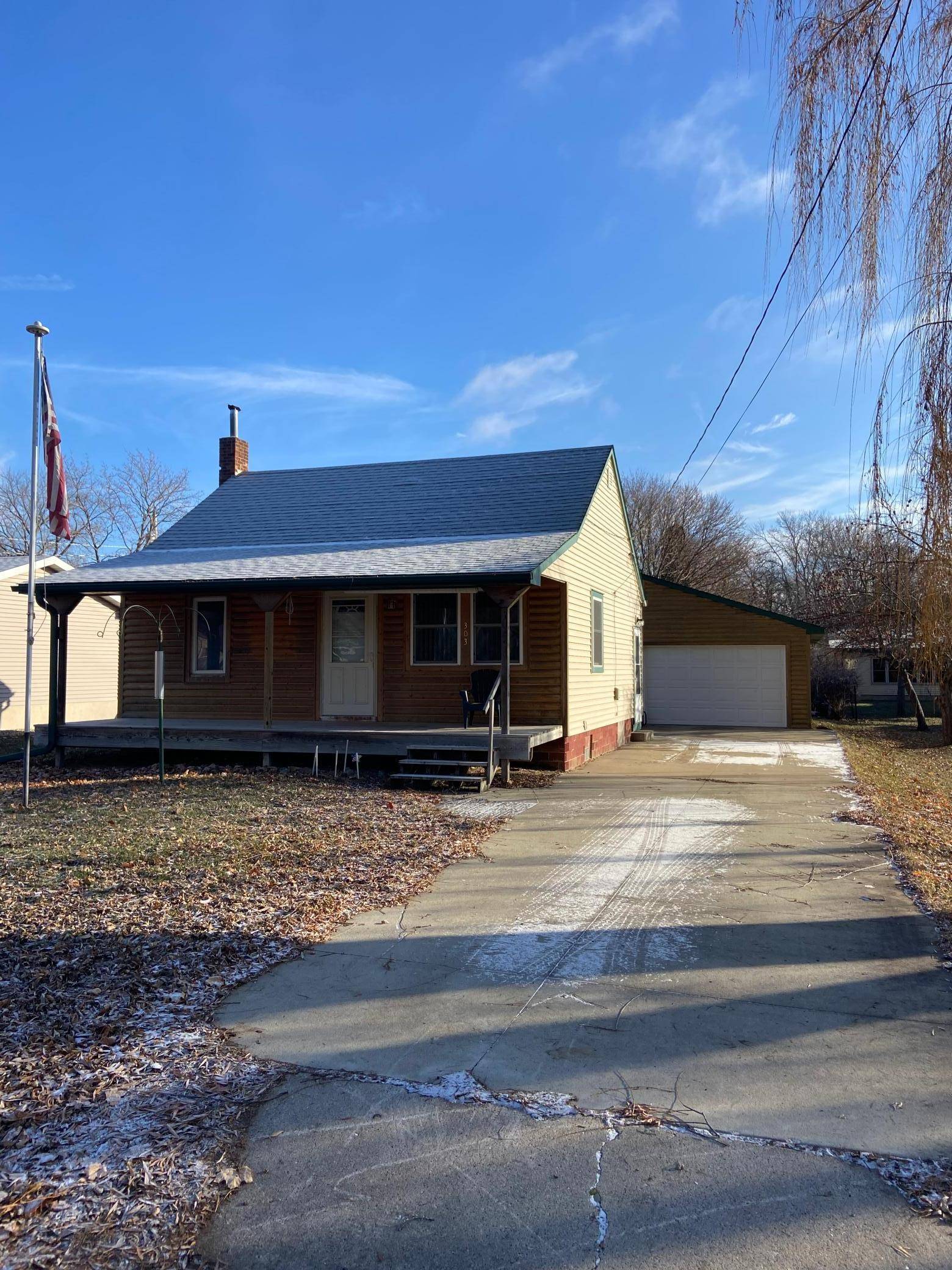 303 NW California ST, Brownsdale, MN 55918