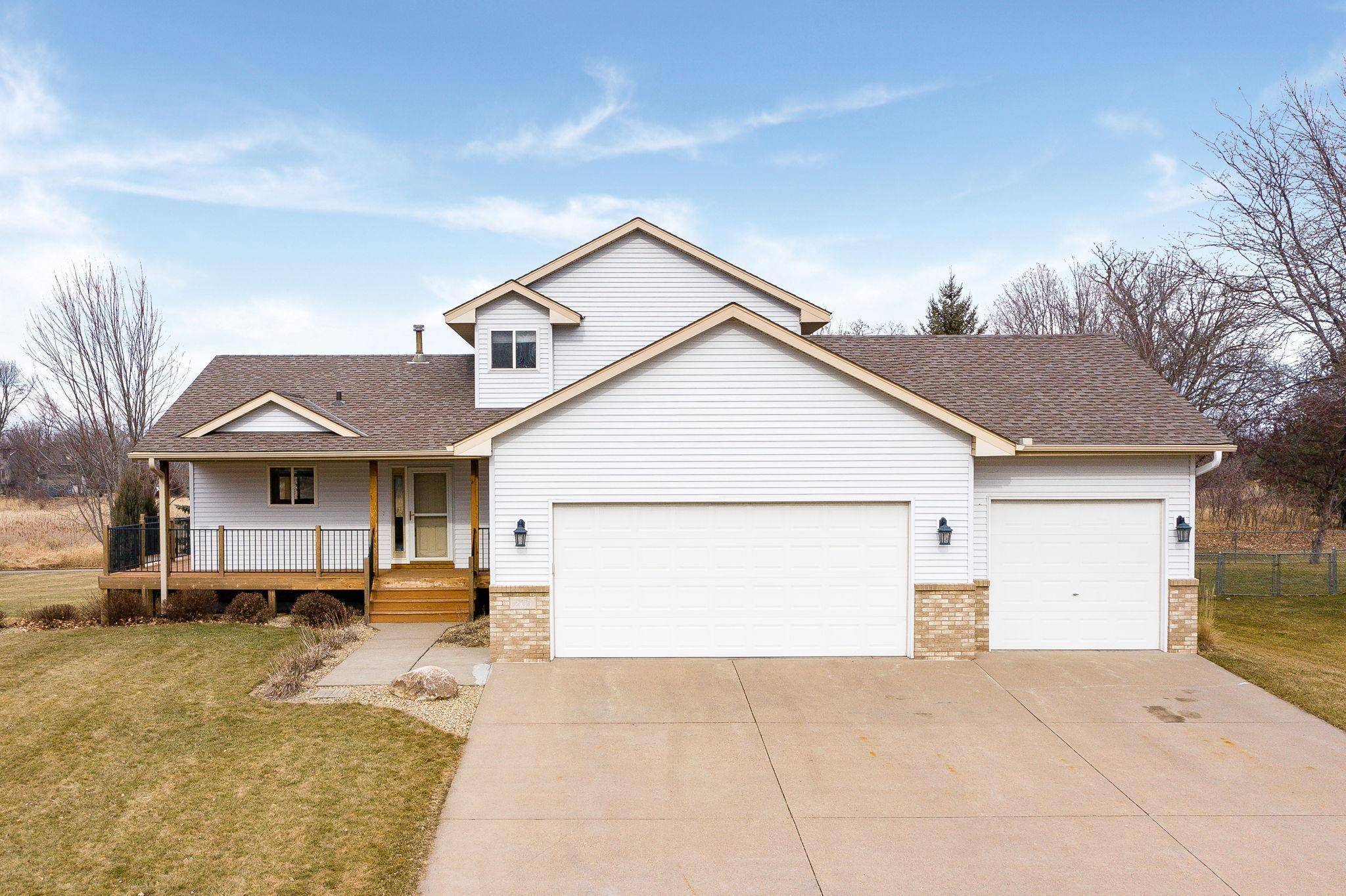 2105 10th Street CIR NE, Buffalo, MN 55313