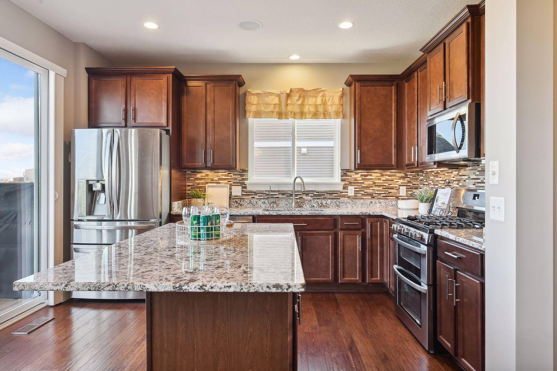 1625 River Rock DR, Carver, MN 55315