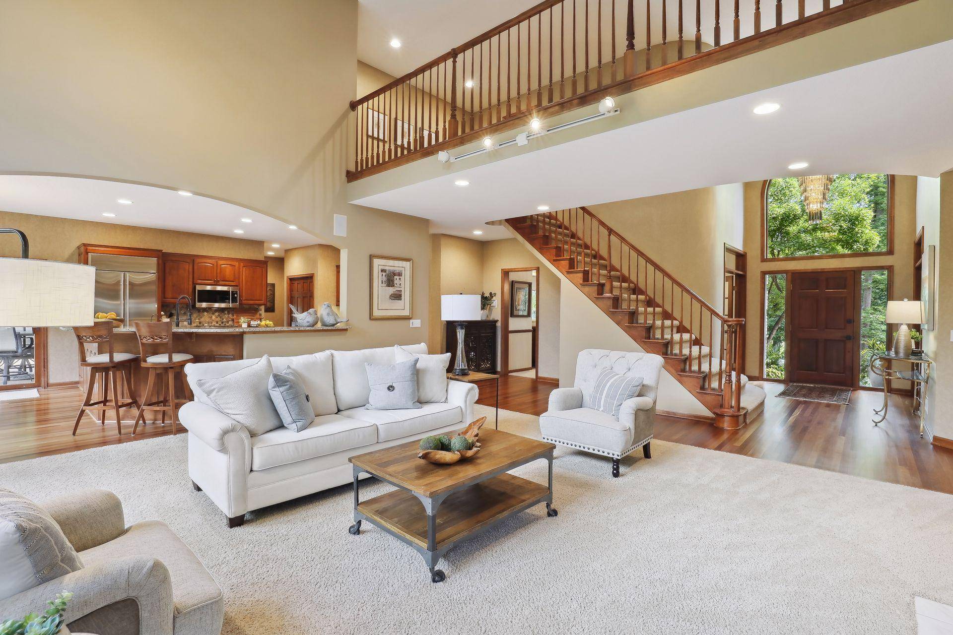 4888 Woodhurst LN, Minnetonka, MN 55345