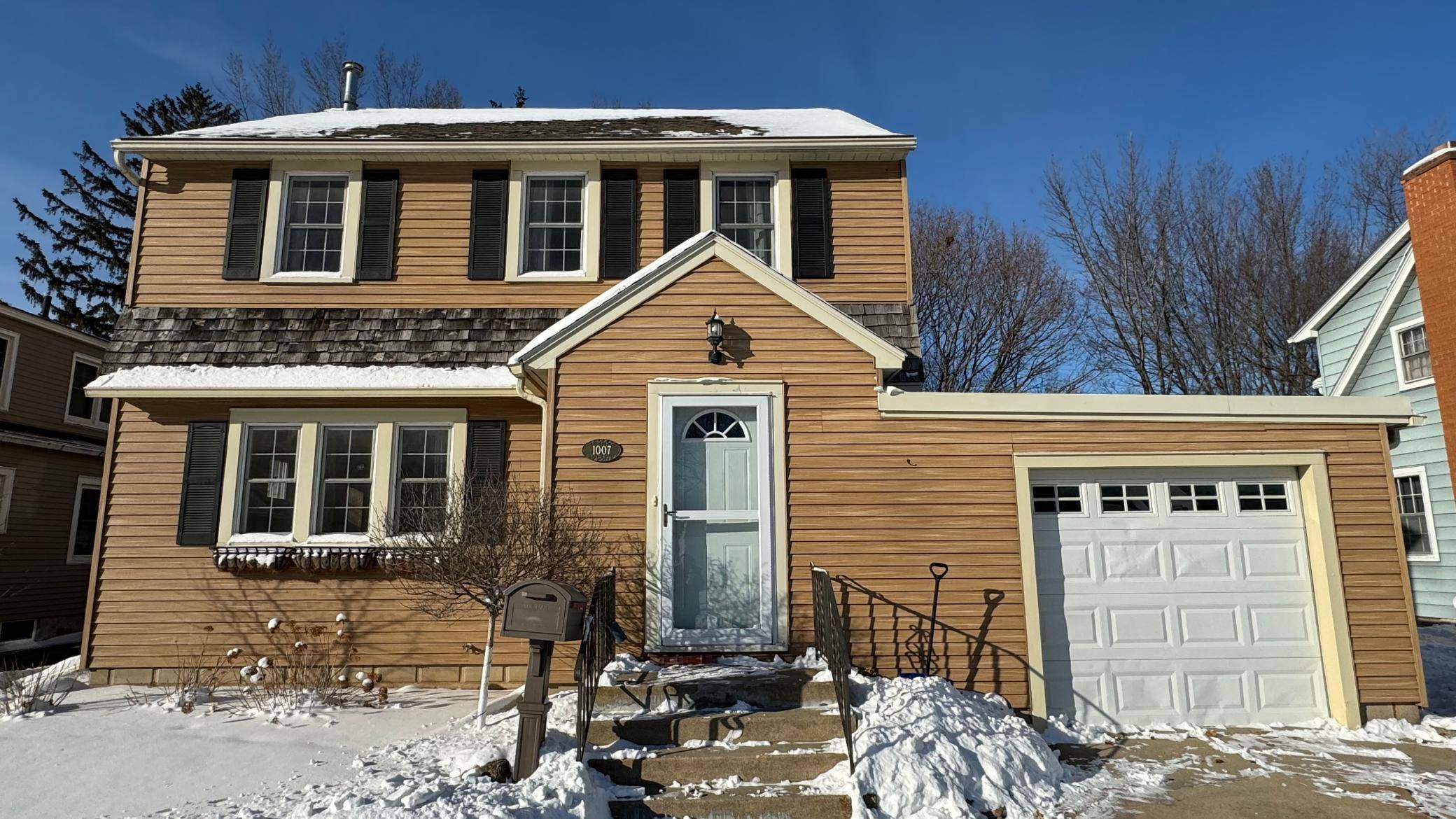 1007 8th ST NW, Austin, MN 55912
