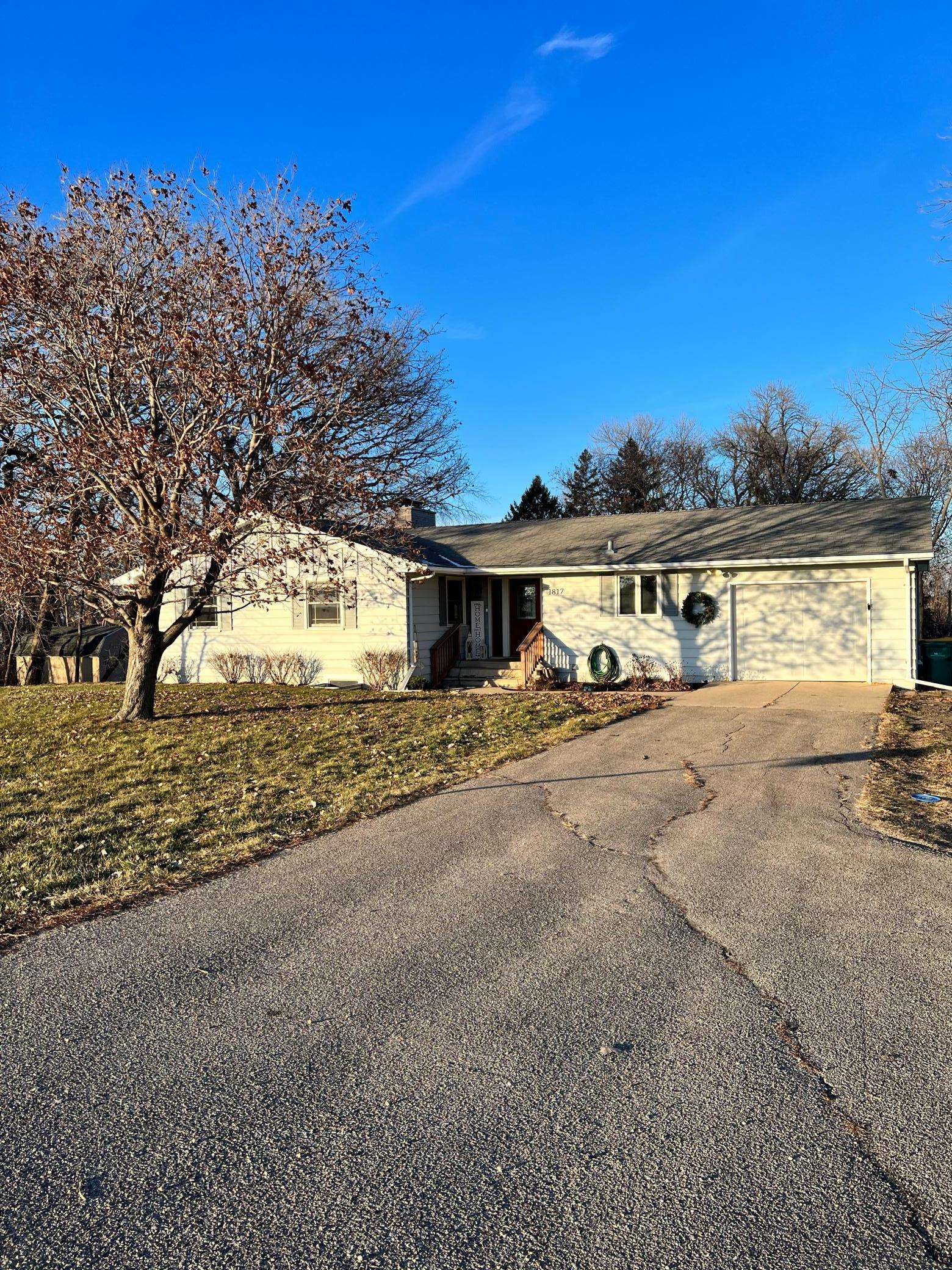 1817 S Shore DR, Albert Lea, MN 56007