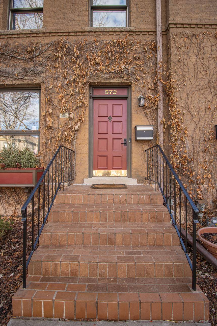 572 Dayton AVE, Saint Paul, MN 55102
