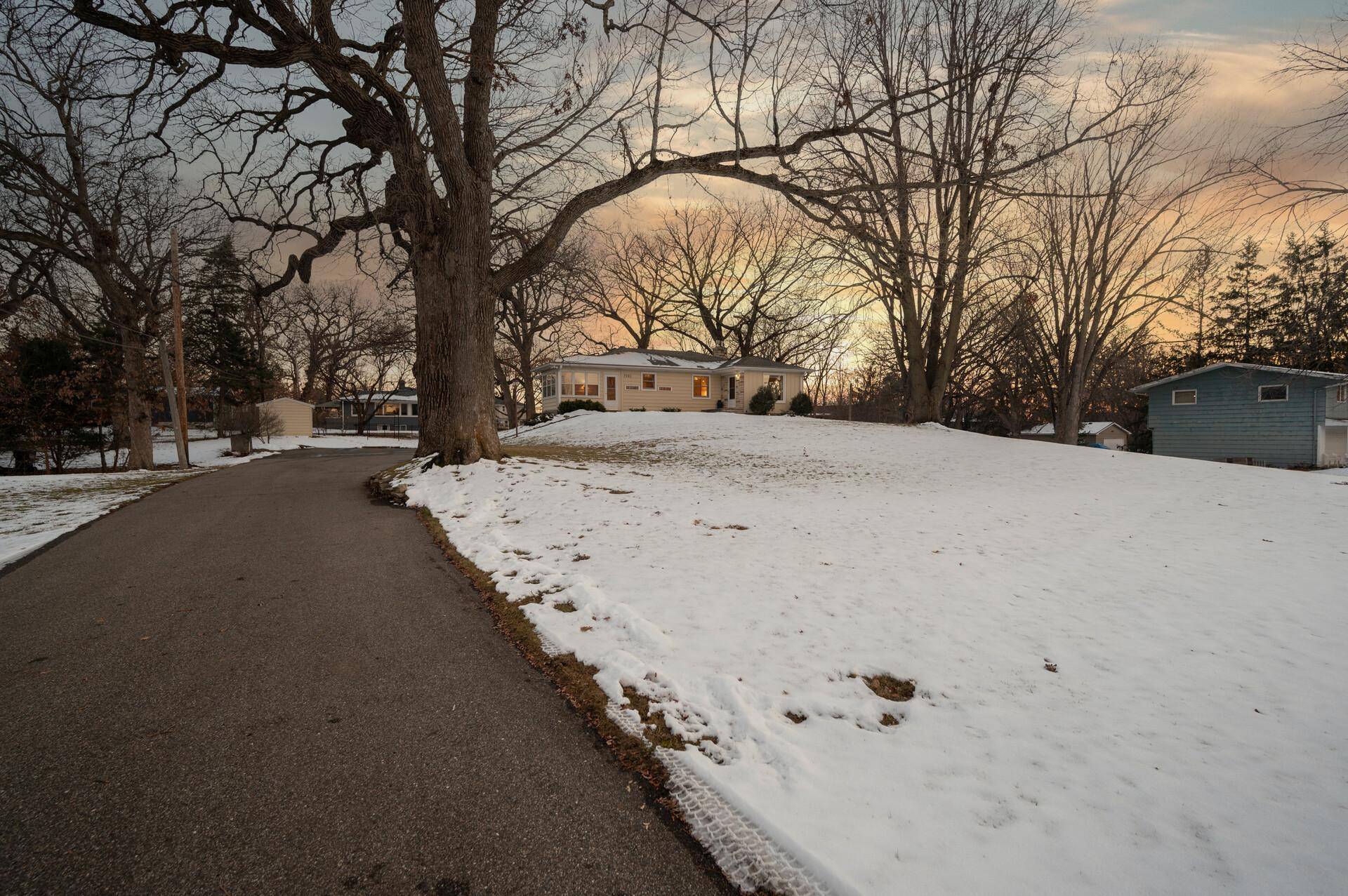 7021 Country Club DR, Golden Valley, MN 55427