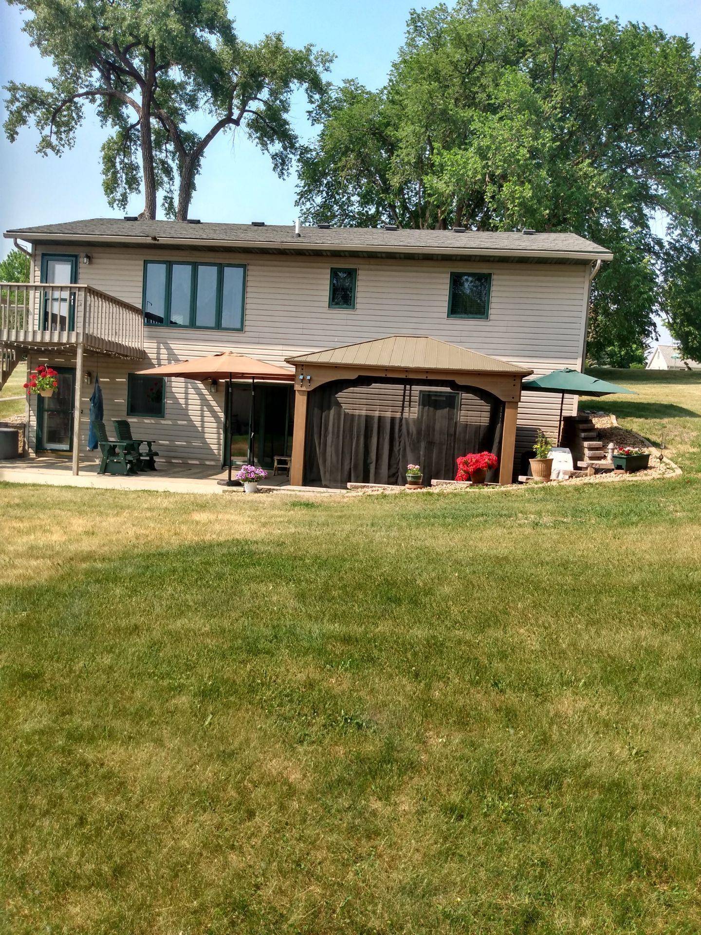 106 E Henning ST, Battle Lake, MN 56515