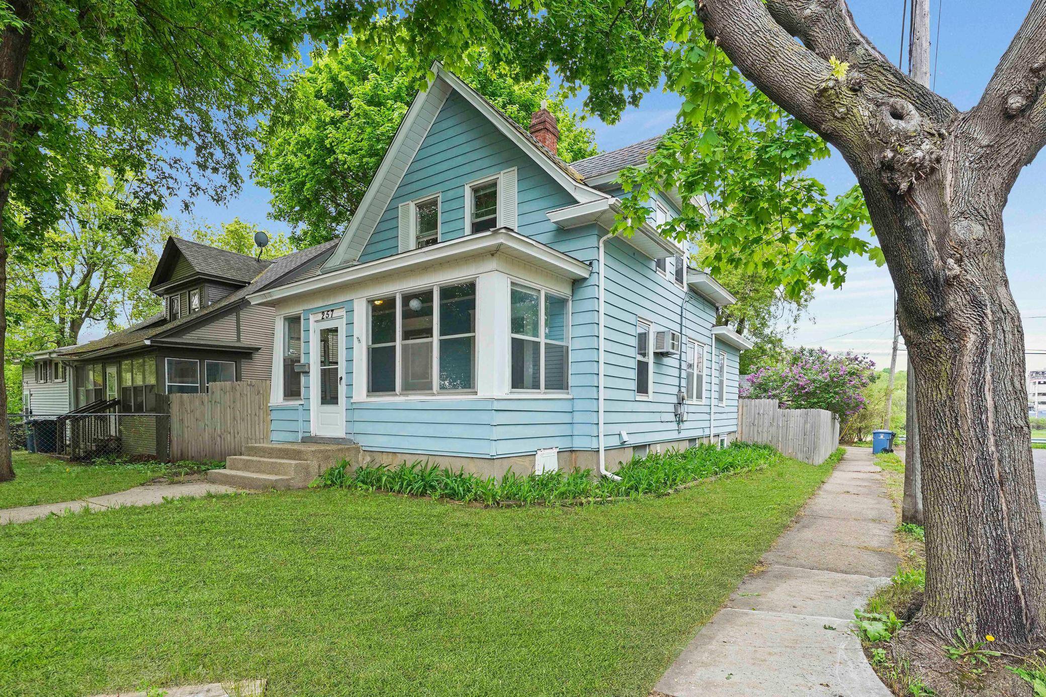 257 Queen AVE N, Minneapolis, MN 55405