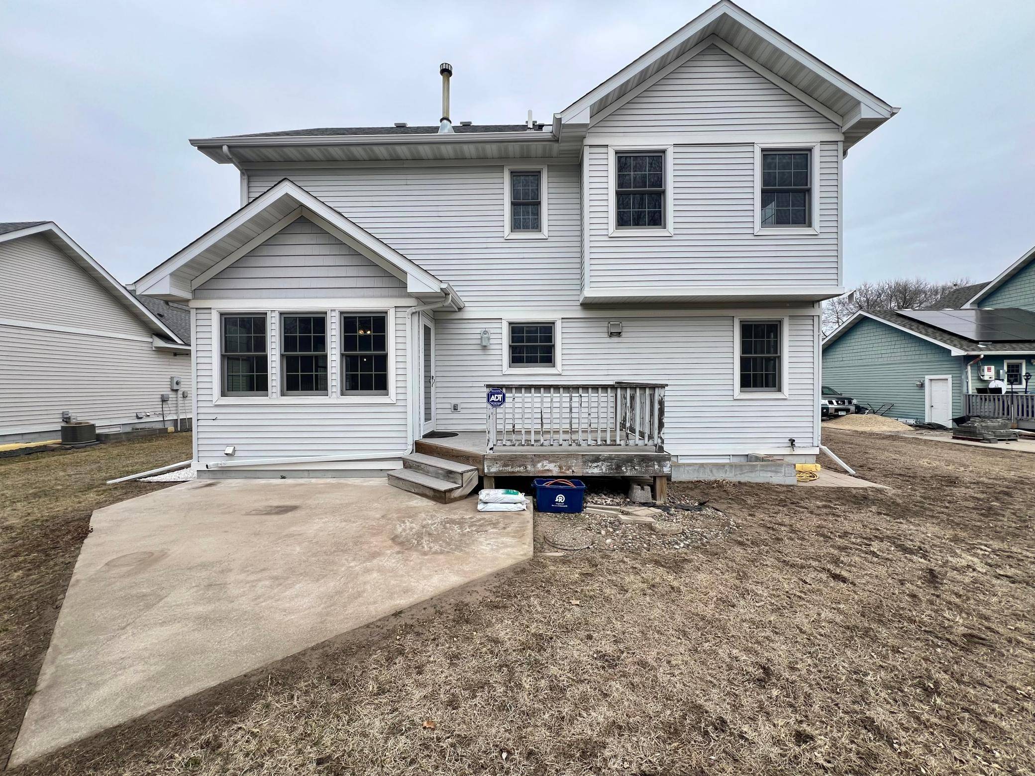 611 Bellvue LN N, Brooklyn Center, MN 55430
