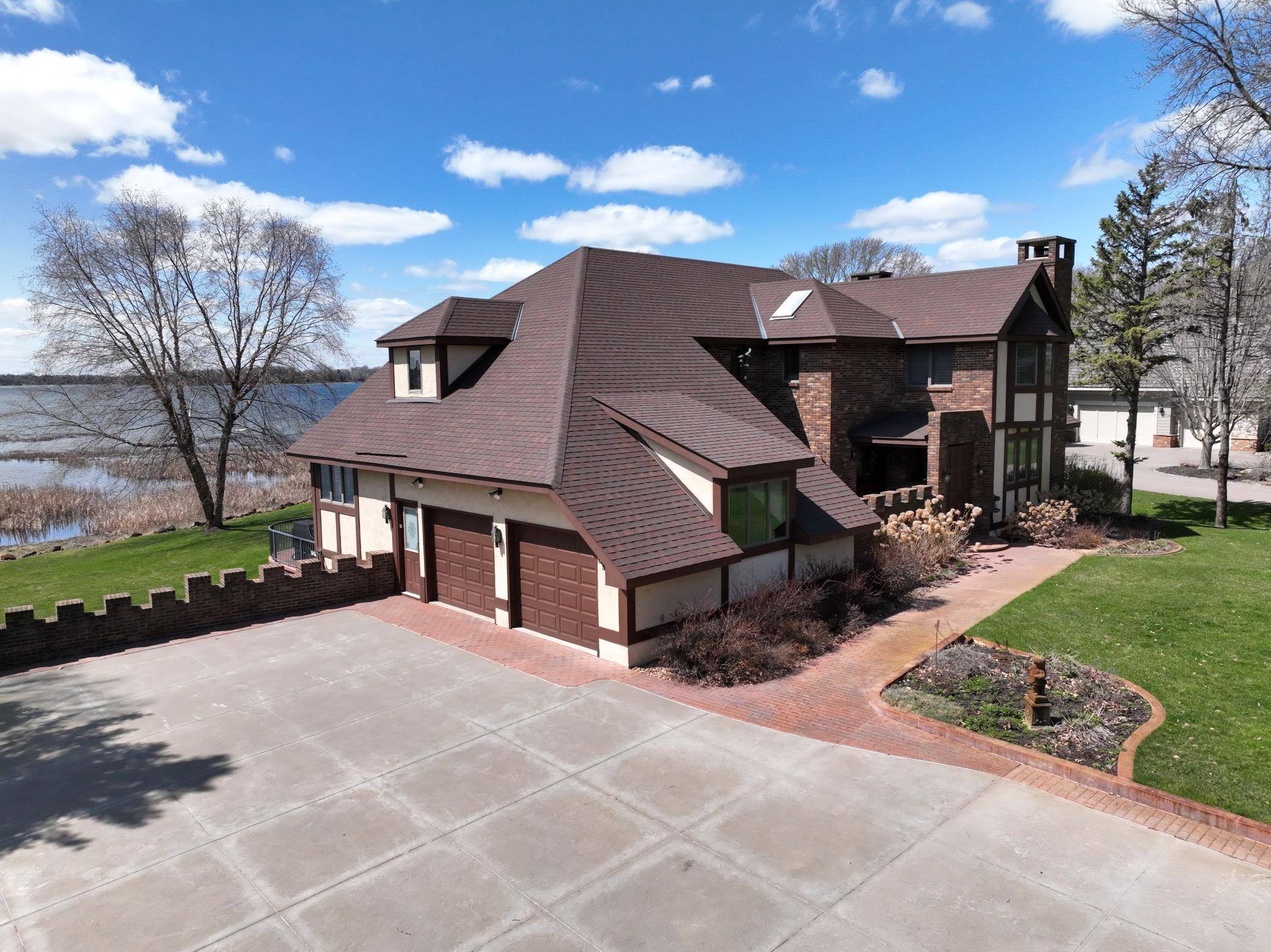 102 Dellwood AVE, Dellwood, MN 55110