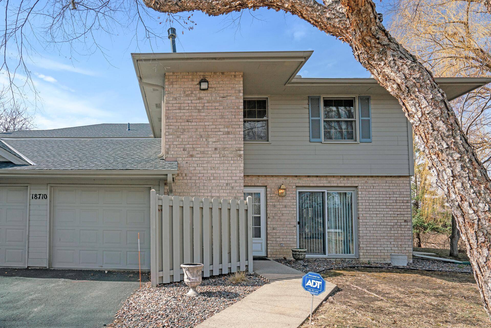 18710 Clear View TER, Minnetonka, MN 55345