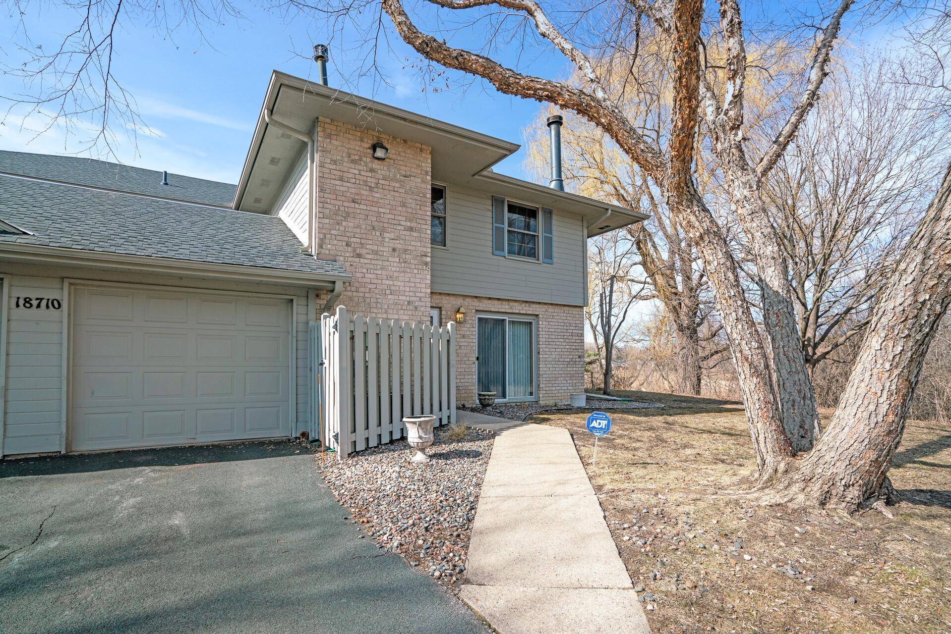 18710 Clear View TER, Minnetonka, MN 55345
