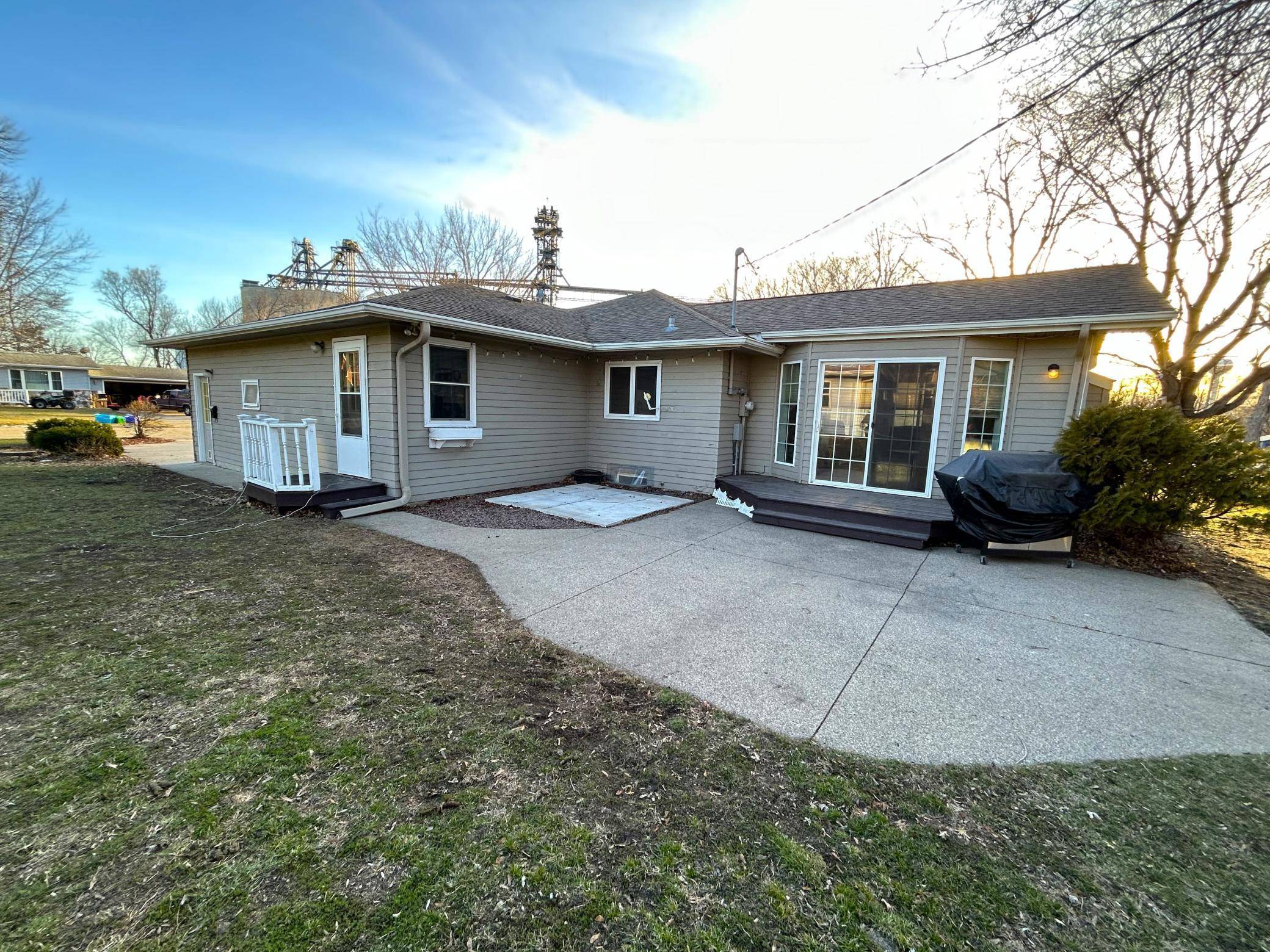 243 E Dahlstrom AVE, Appleton, MN 56208