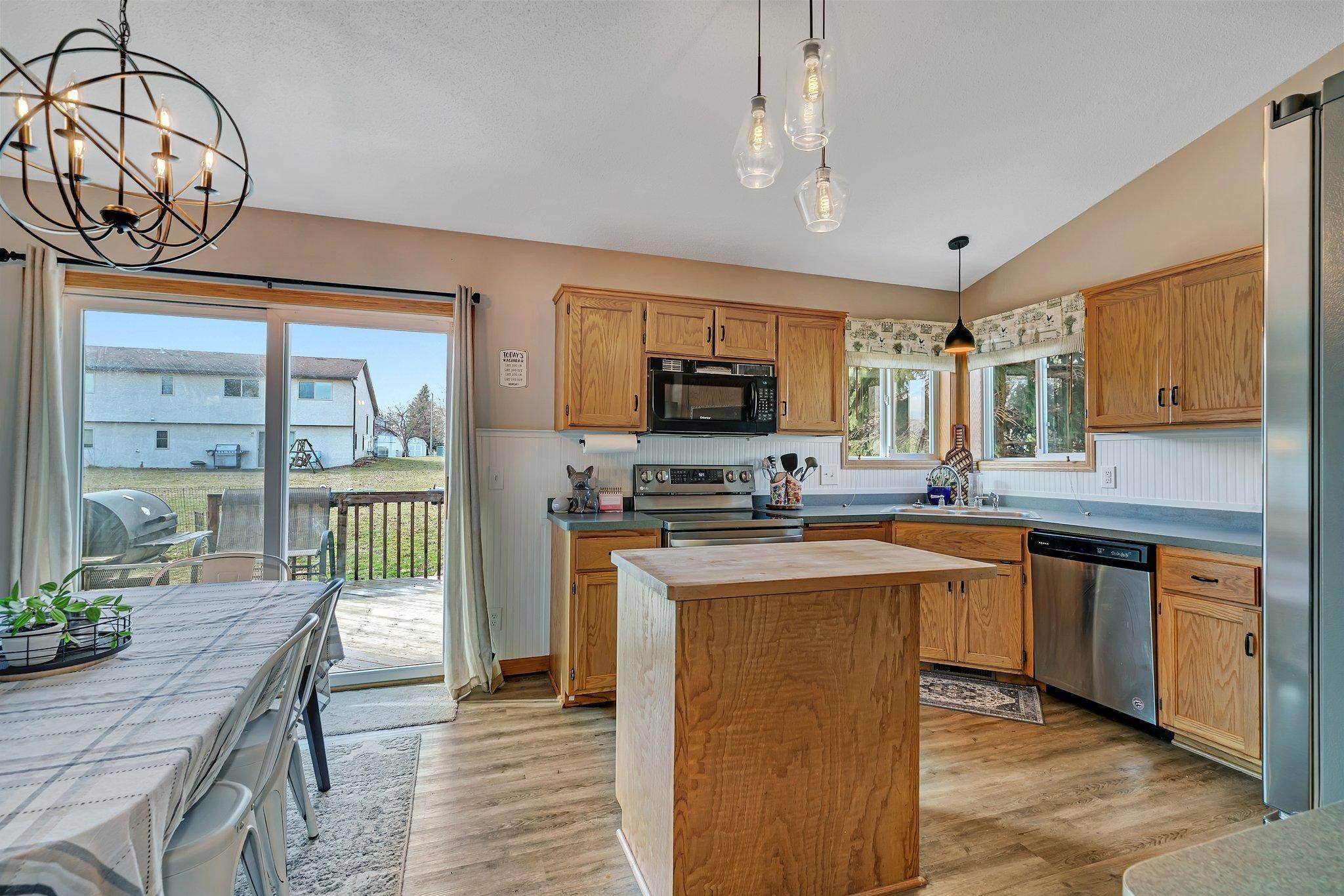 5492 Lambert AVE NE, Albertville, MN 55301