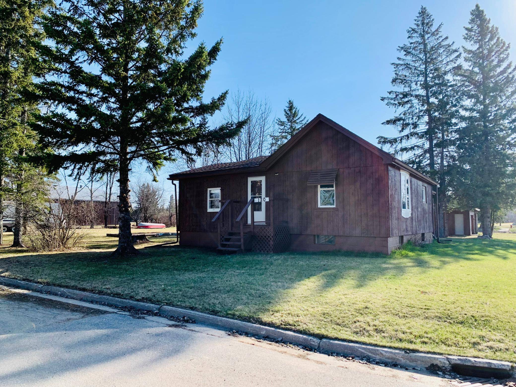 120 7th AVE SE, Baudette, MN 56623