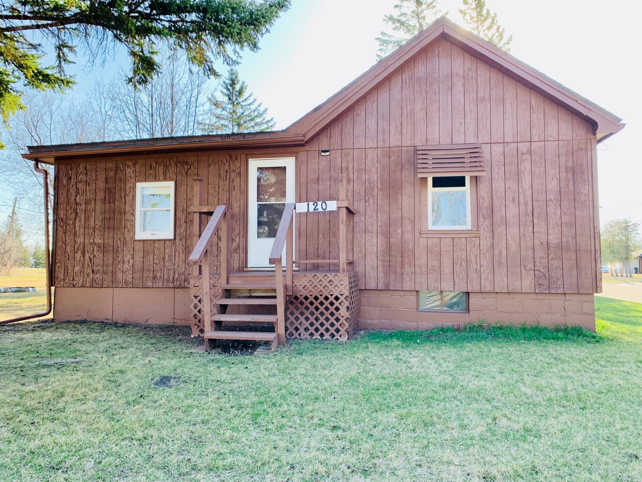 120 7th AVE SE, Baudette, MN 56623