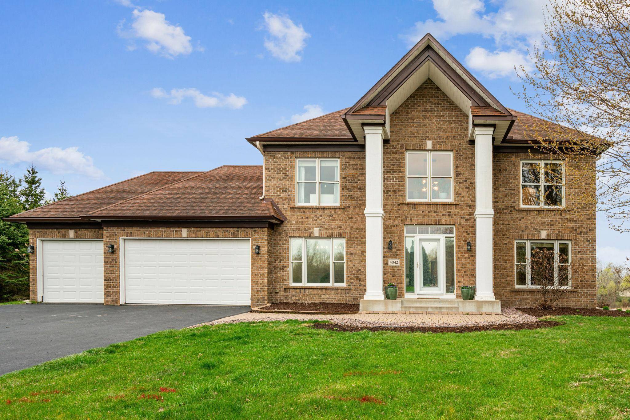 4042 Turtle RD, Minnetrista, MN 55375