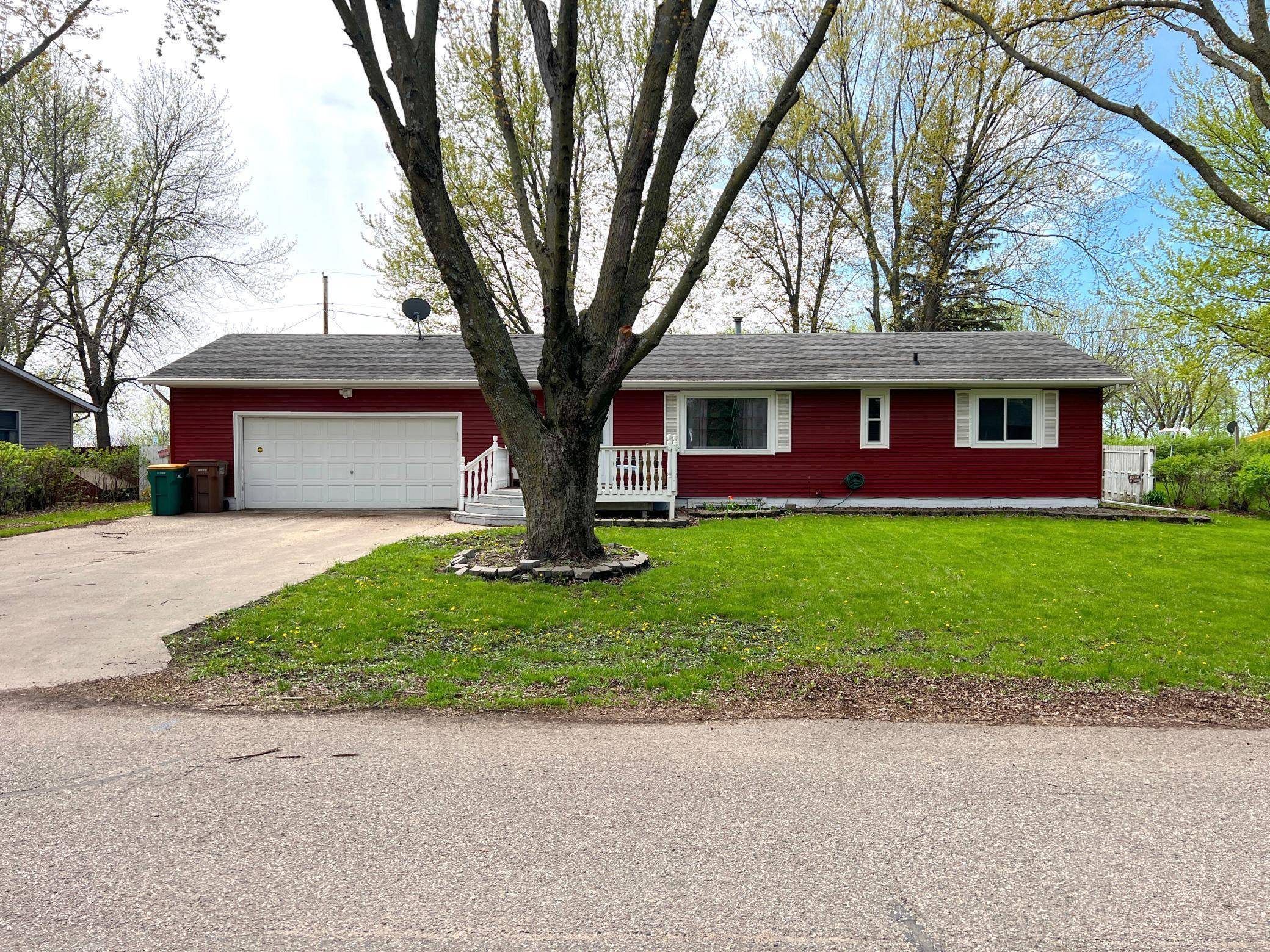 510 1st AVE SW, Glenville, MN 56036