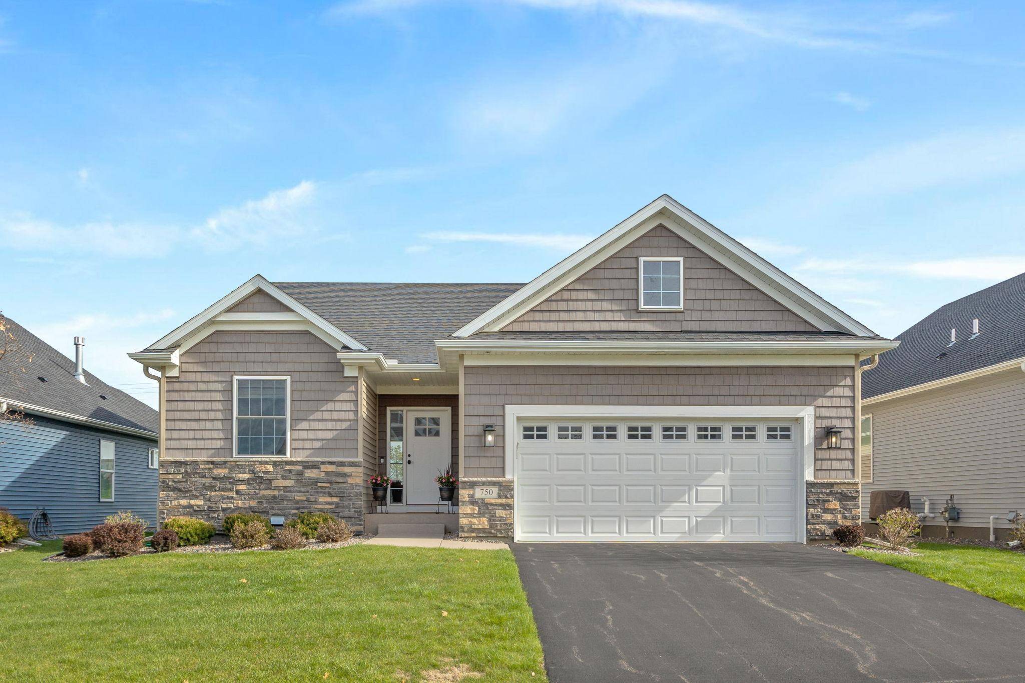 750 Crossroads CT, Chanhassen, MN 55317