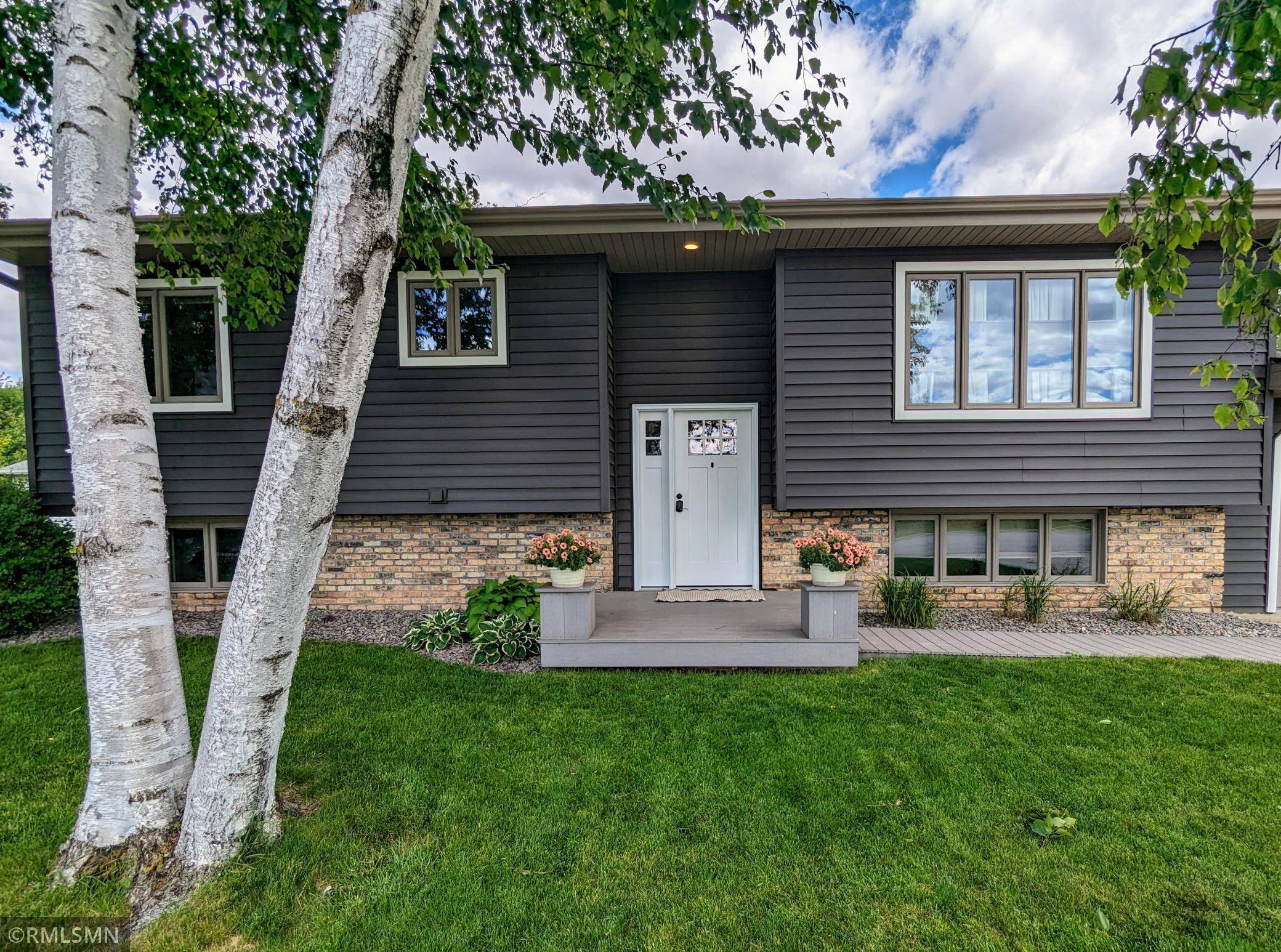540 Ranchwood DR, Bird Island, MN 55310