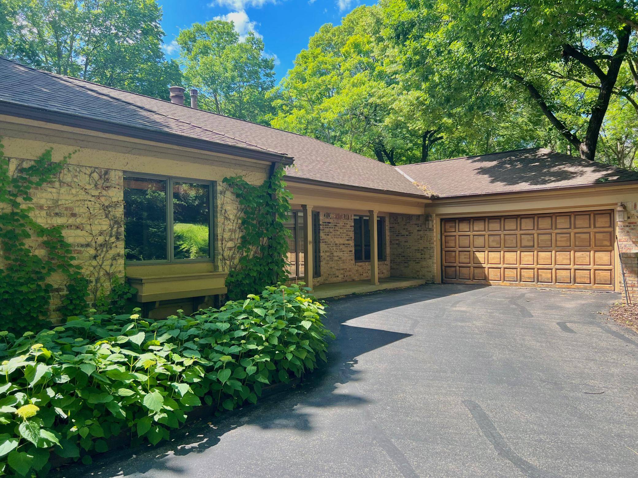 9128 Decatur AVE S, Bloomington, MN 55438