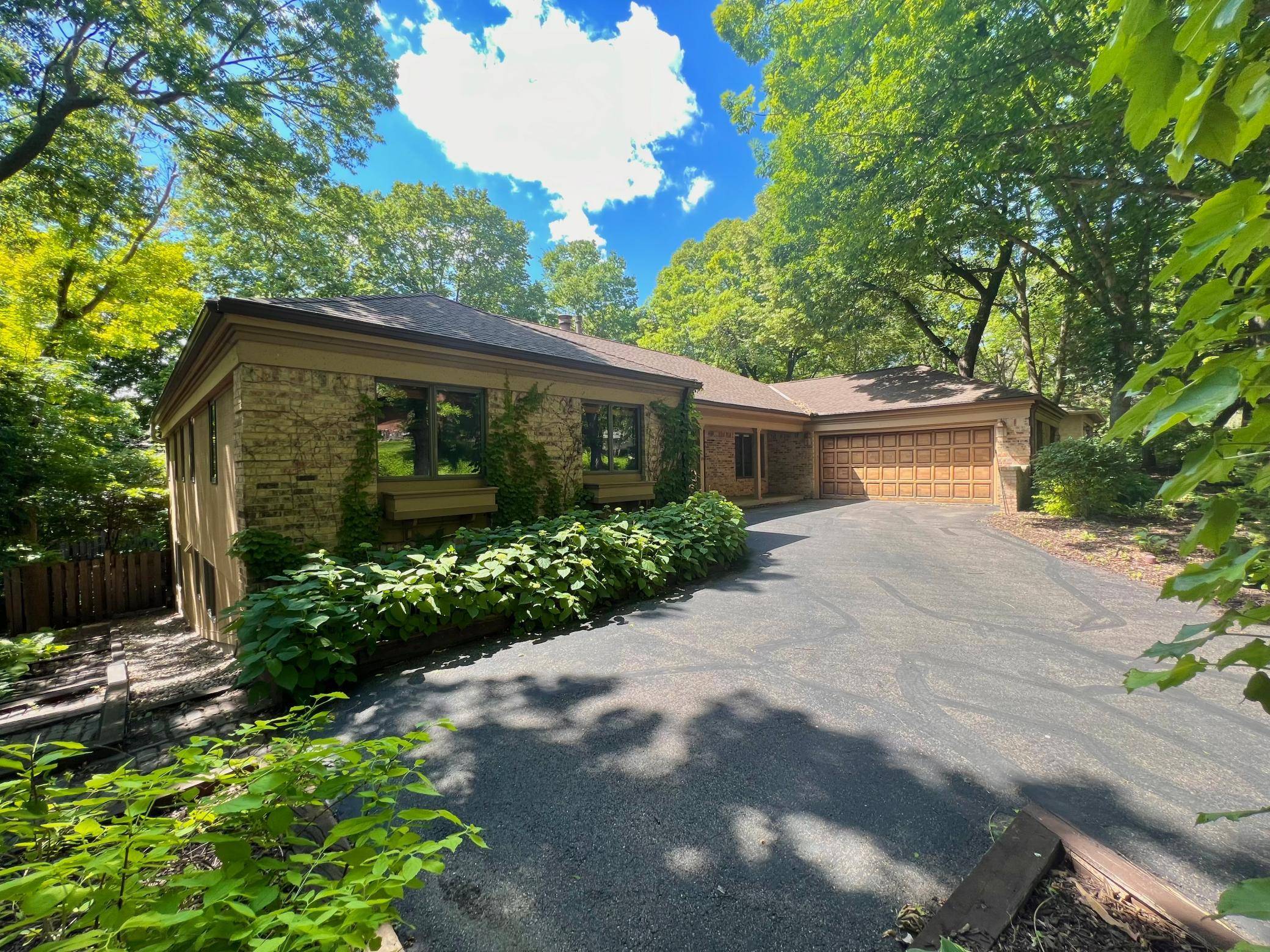 9128 Decatur AVE S, Bloomington, MN 55438