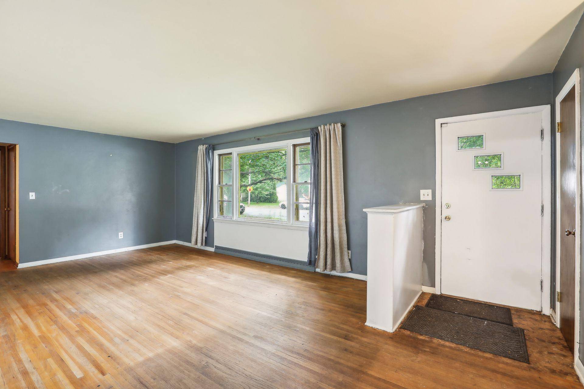 622 Jackson ST, Anoka, MN 55303