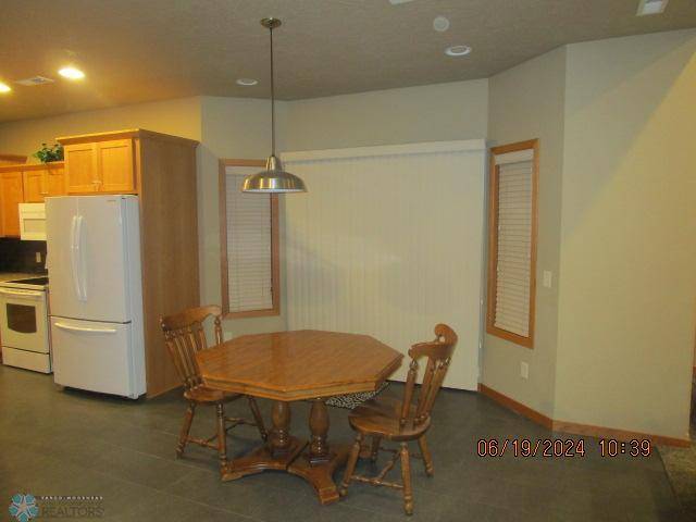208 River Bend TRL, Breckenridge, MN 56520