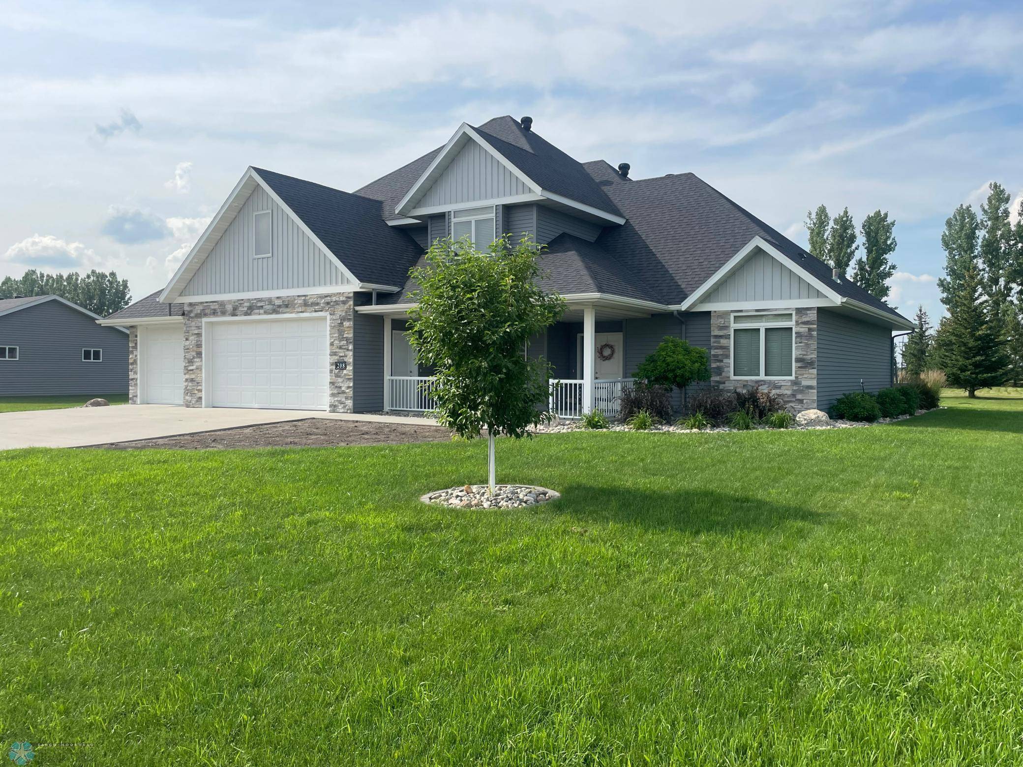 208 River Bend TRL, Breckenridge, MN 56520
