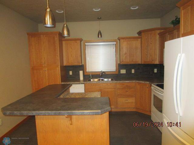 208 River Bend TRL, Breckenridge, MN 56520