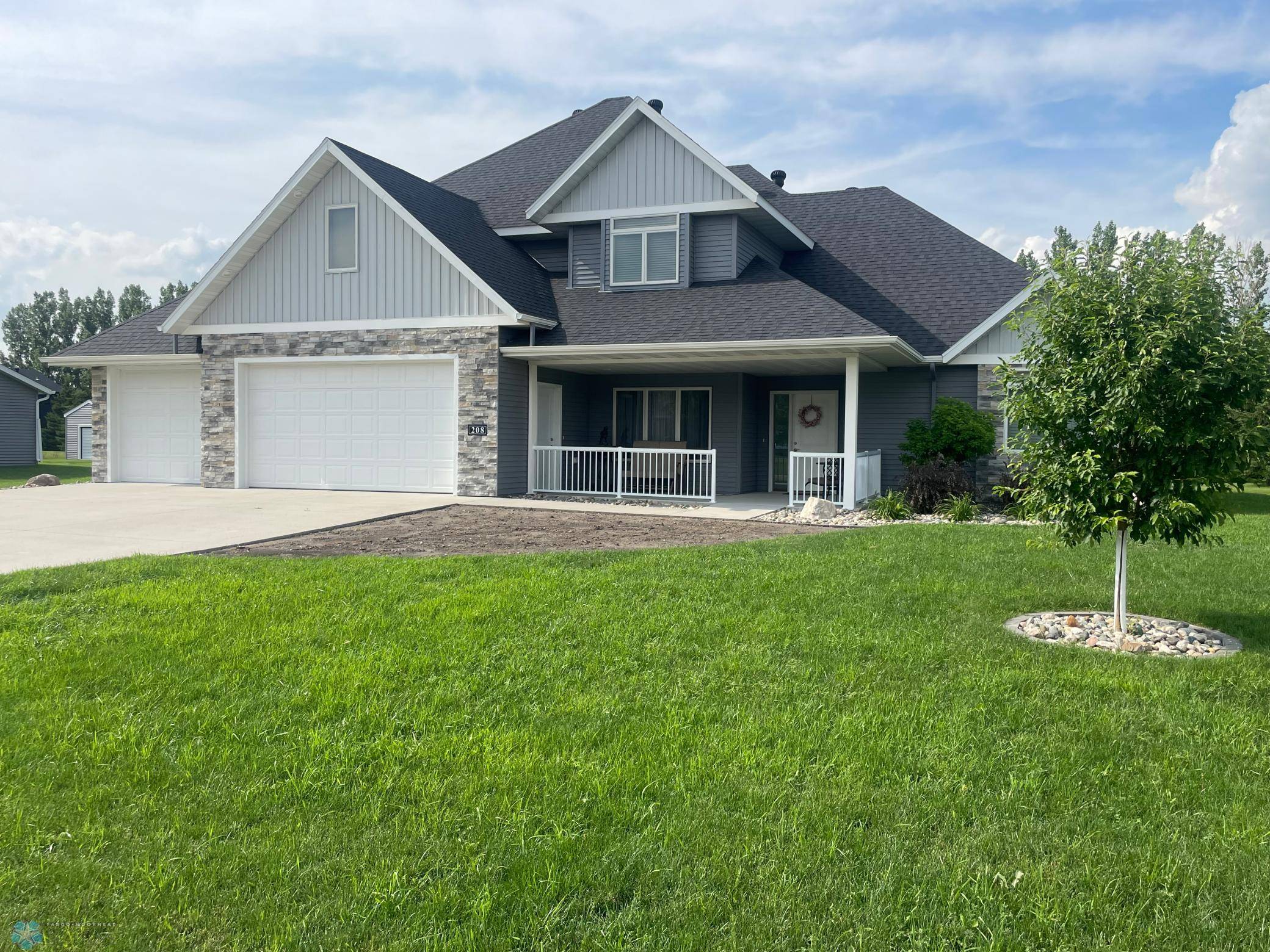 208 River Bend TRL, Breckenridge, MN 56520