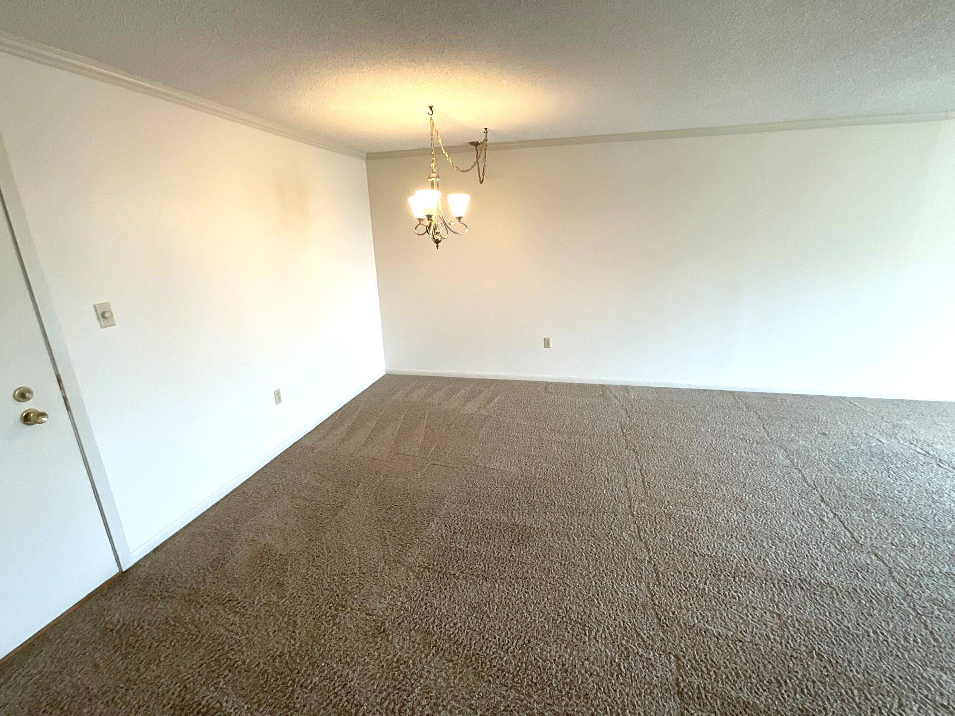 800 1st DR NW #302, Austin, MN 55912