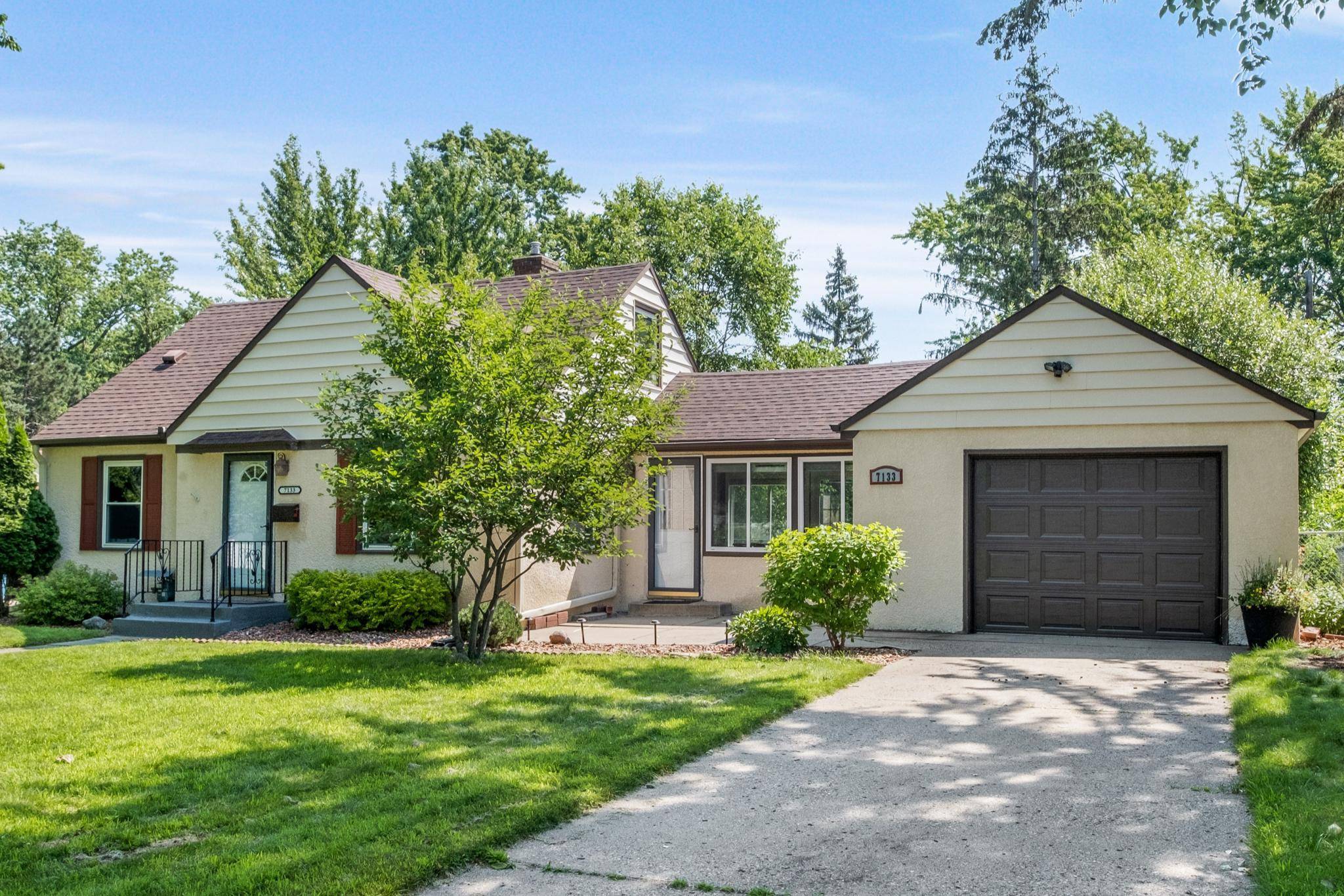 7133 Clinton AVE, Richfield, MN 55423