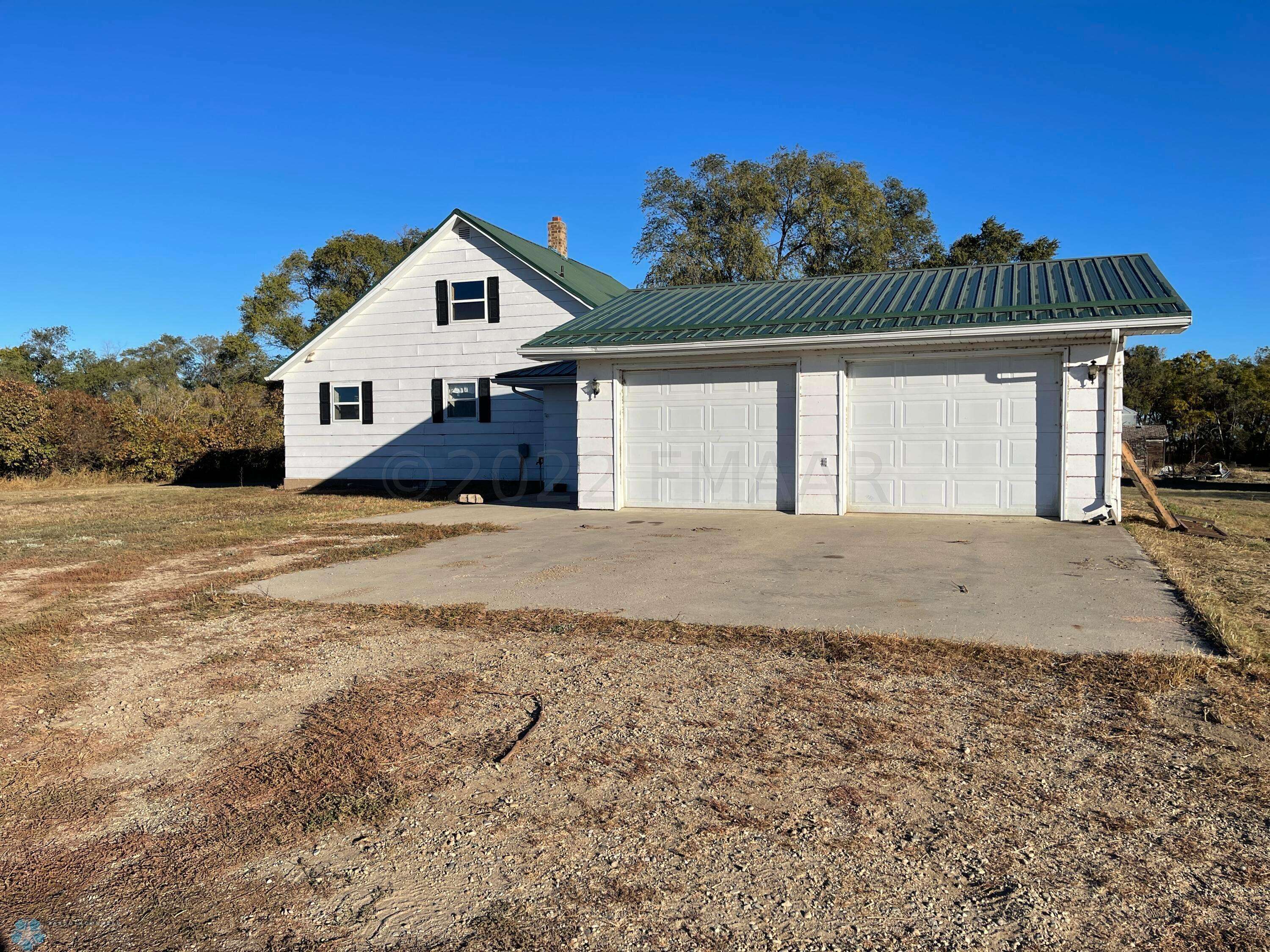 9434 144TH AVE SE, Cayuga, ND 58013