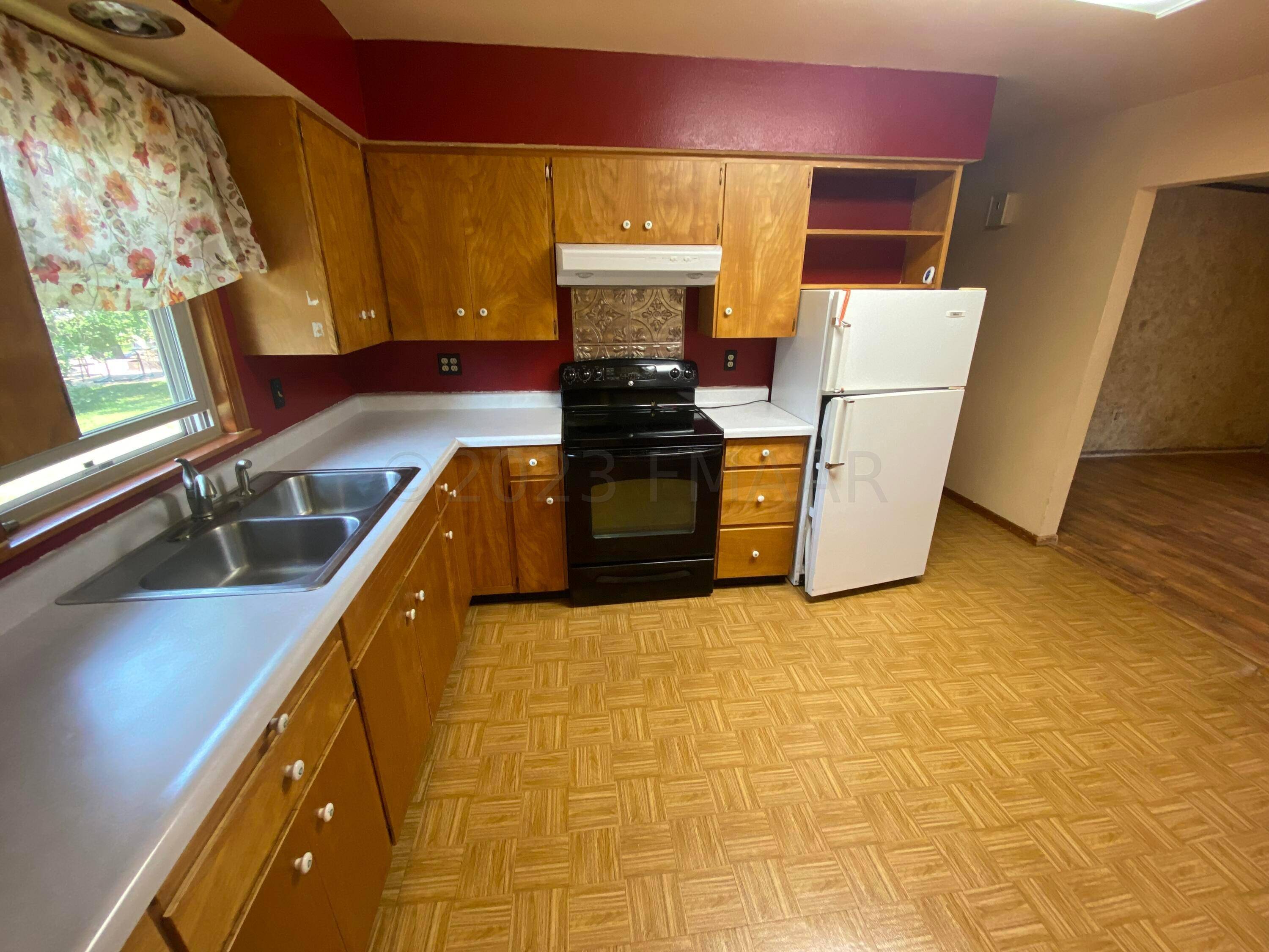 110 S 4TH ST W, Ada, MN 56510