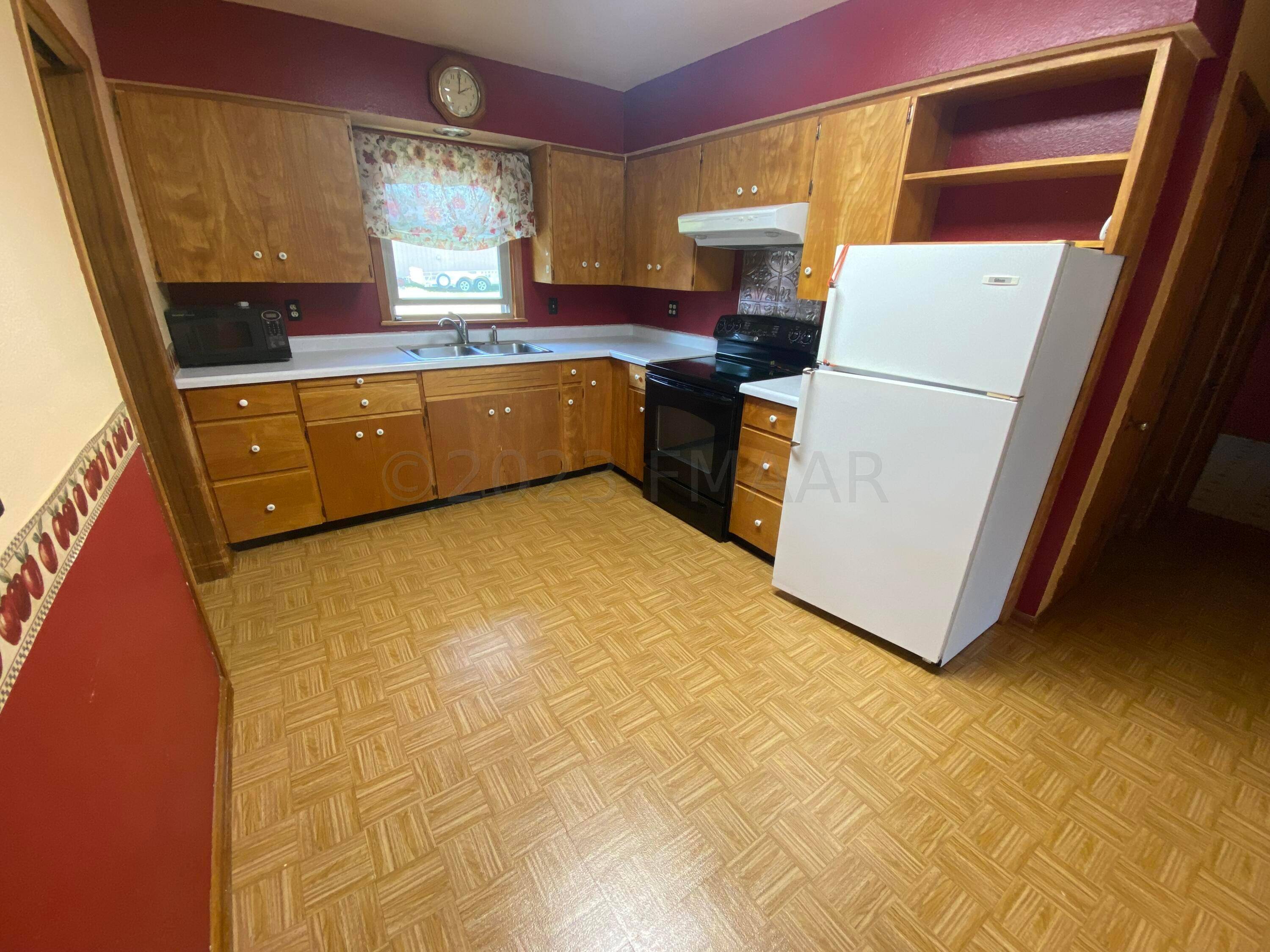 110 S 4TH ST W, Ada, MN 56510