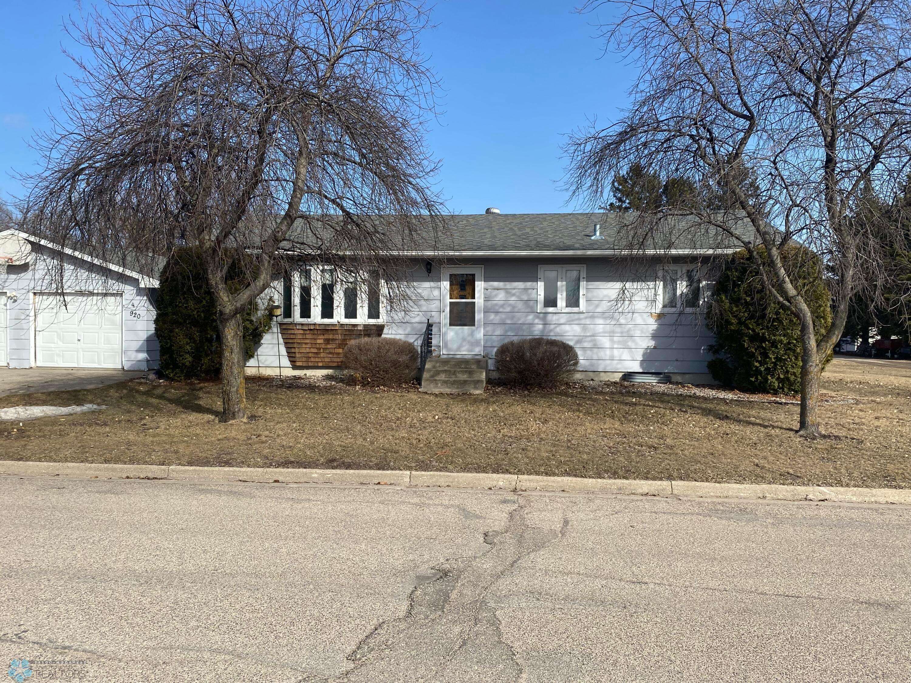 920 WALSH ST, Crookston, MN 56716