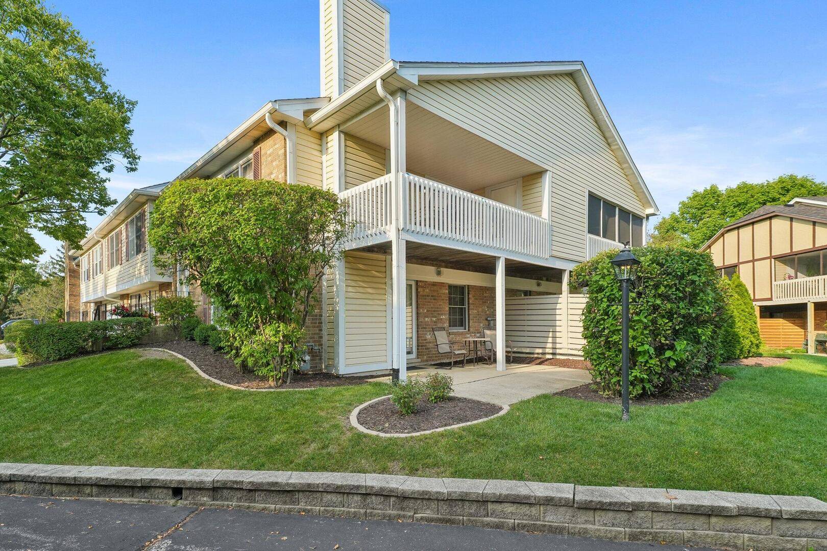 9957 N Cambridge CT #D, Mokena, IL 60448