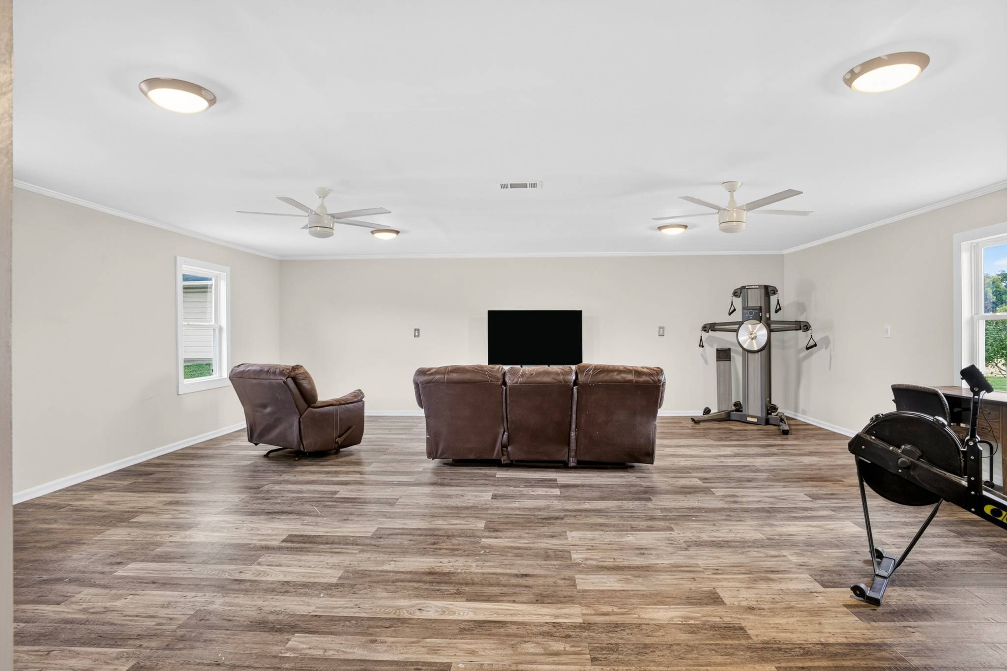 910 Sanderson Dr, Hopkinsville, KY 42240