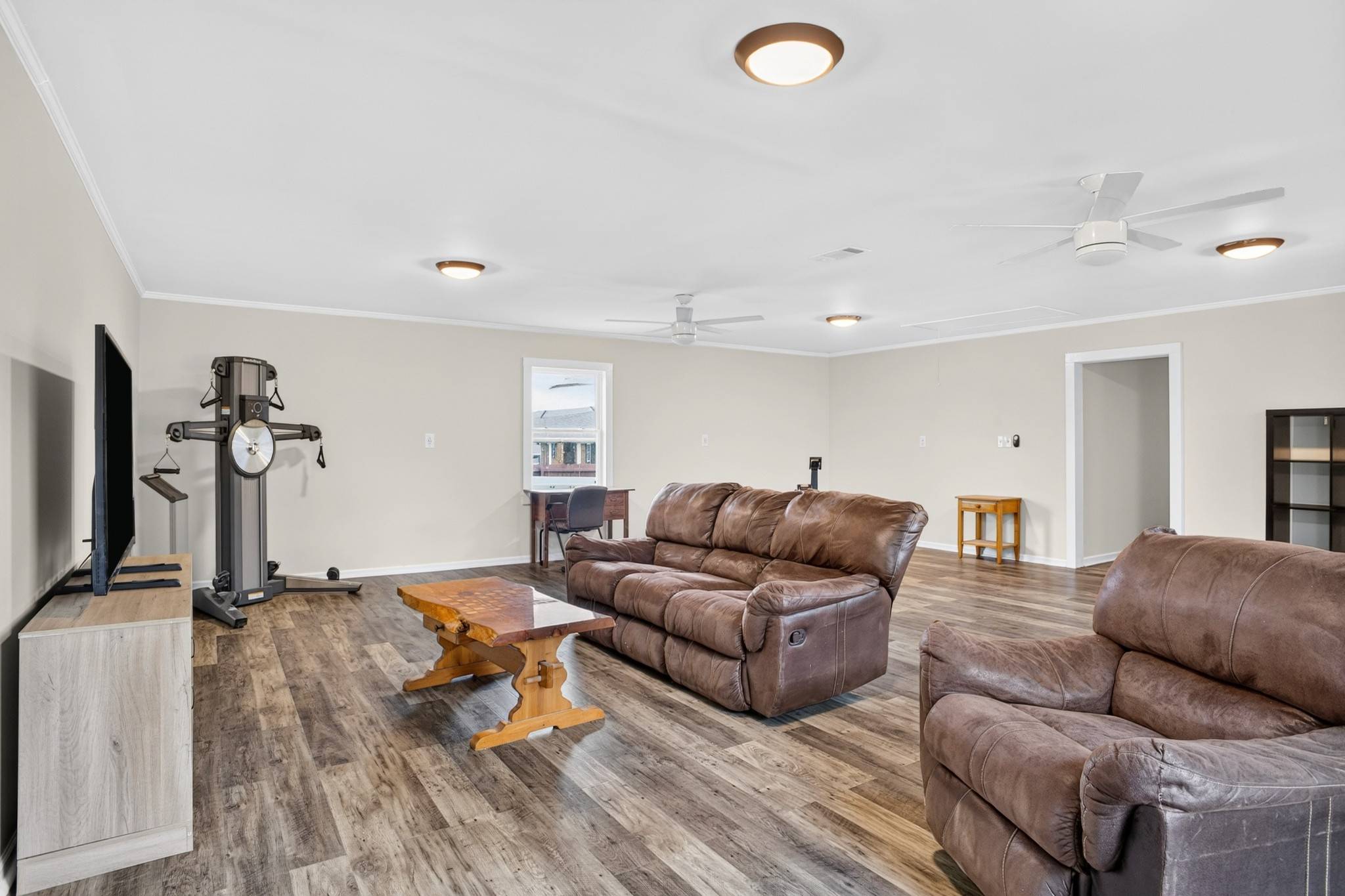 910 Sanderson Dr, Hopkinsville, KY 42240