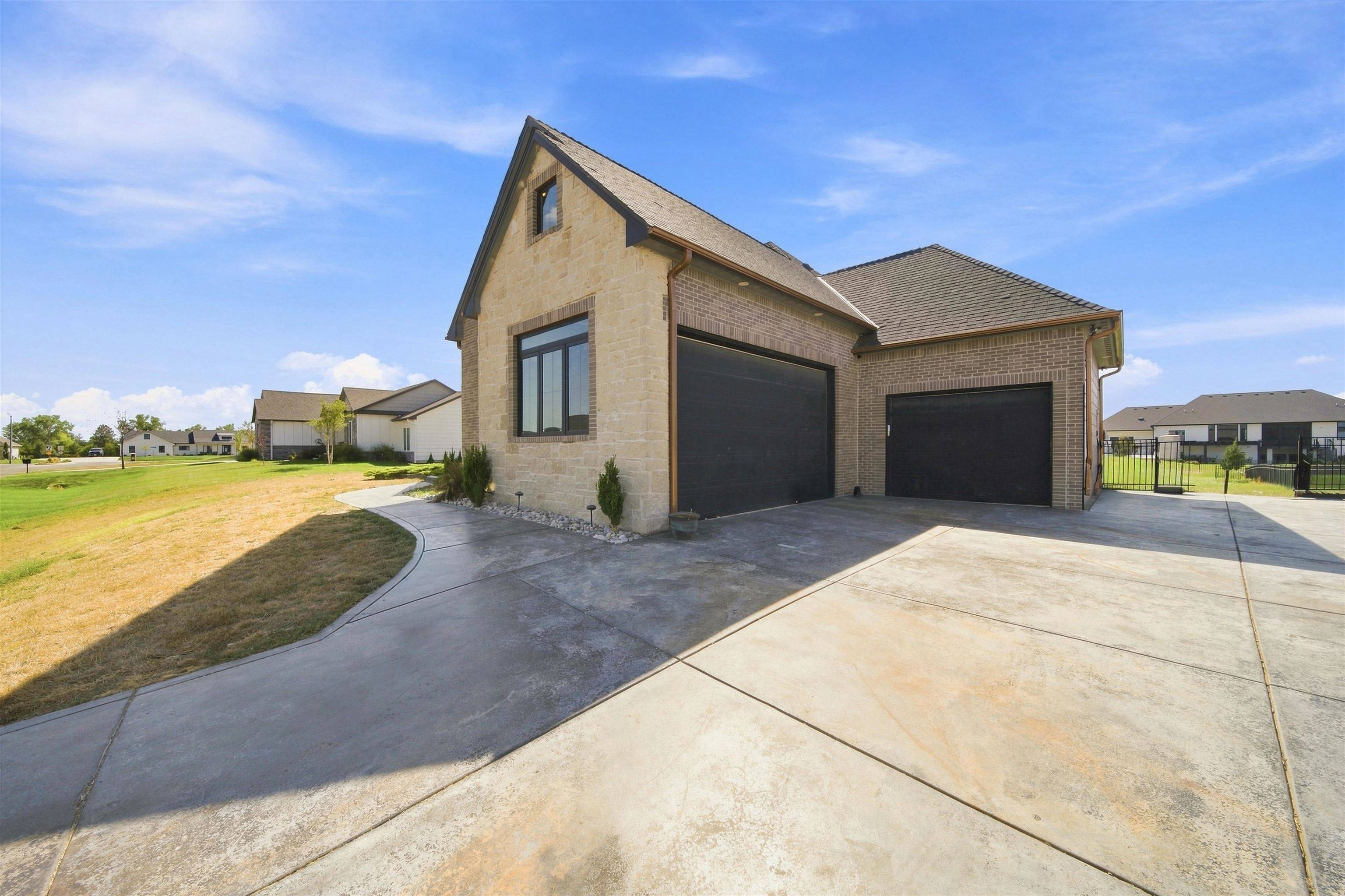 2009 N Clearstone, Goddard, KS 67052