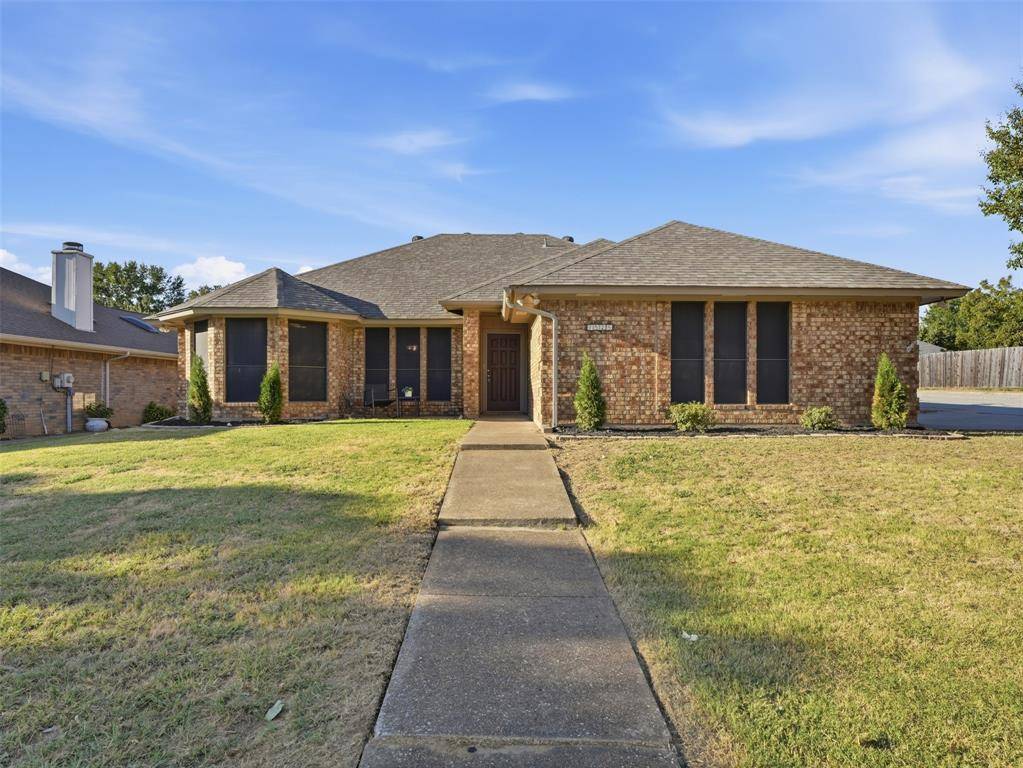 7525 Sean Drive, North Richland Hills, TX 76182