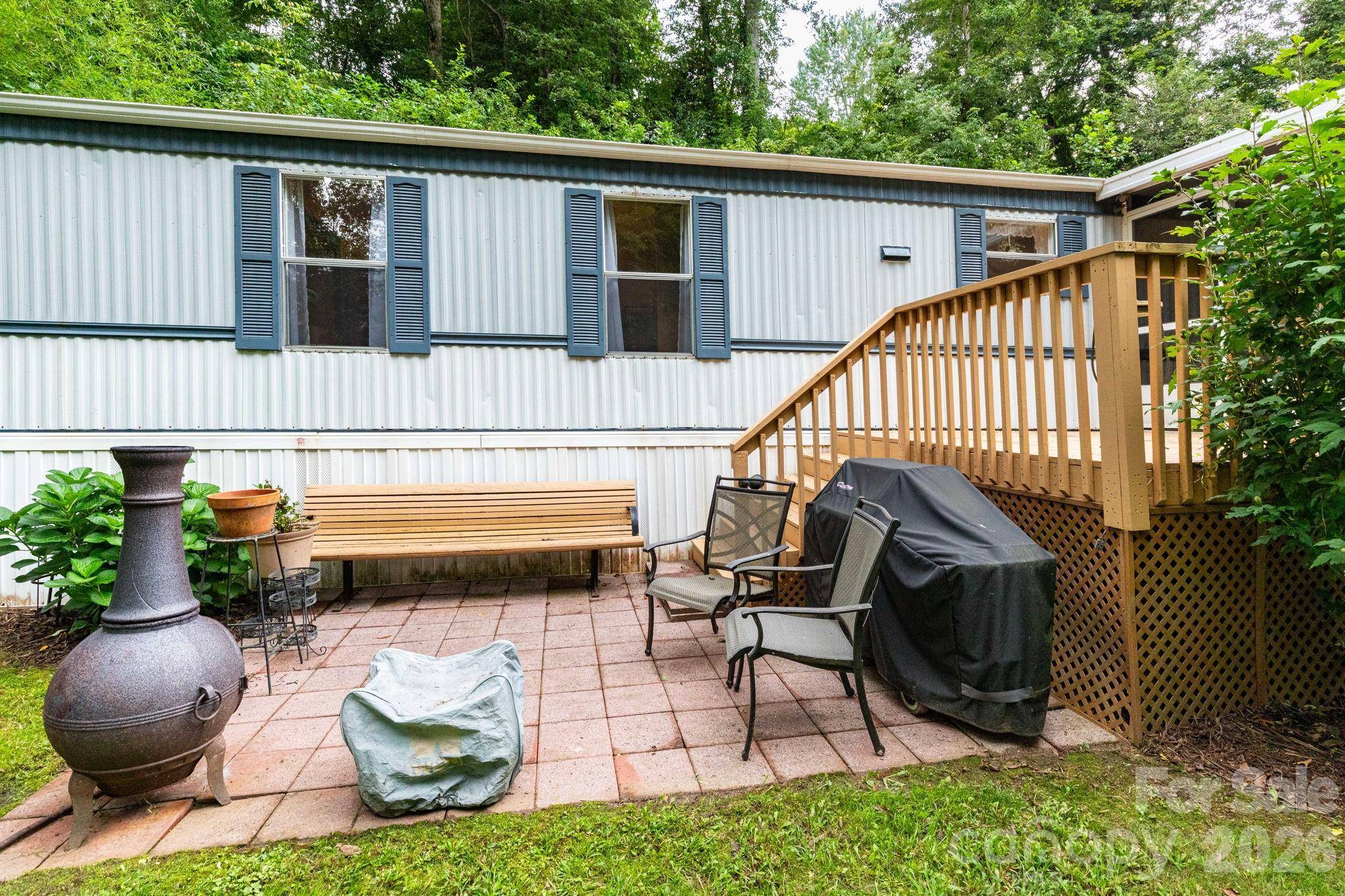 48 Melissa LN, Leicester, NC 28748