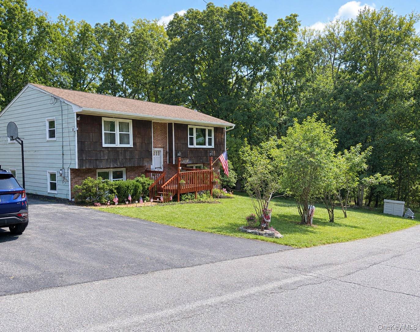 1 Walnut TRL, Wurtsboro, NY 12790