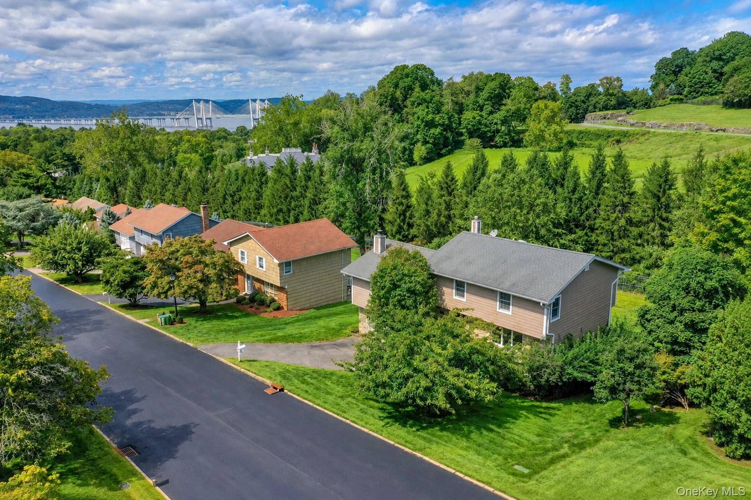 53 Tarryhill RD, Tarrytown, NY 10591