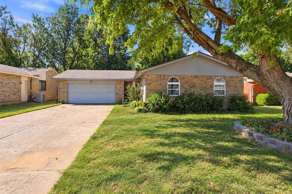 602 Annawood DR, Yukon, OK 73099