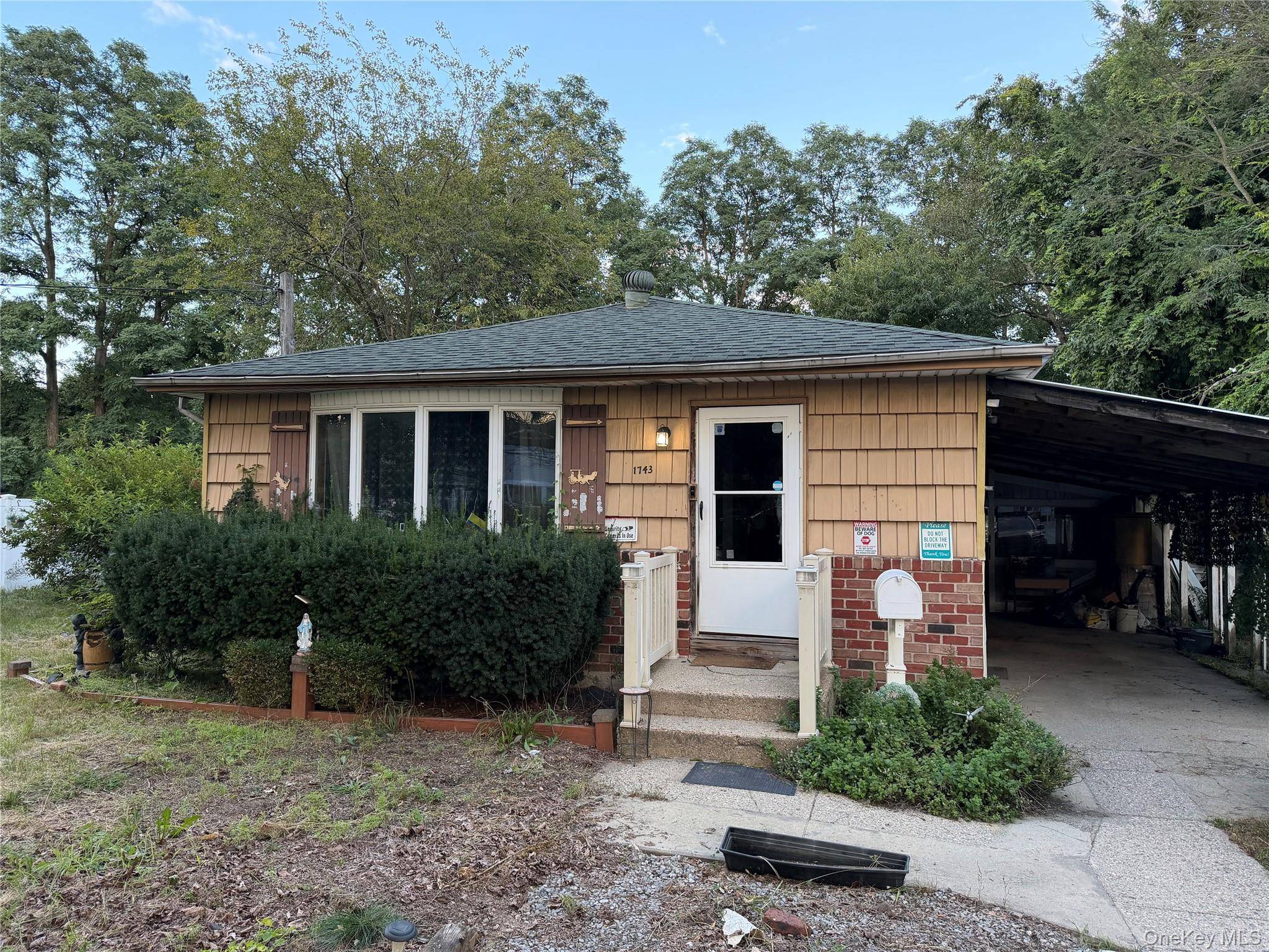 1743 N Thompson DR, Bay Shore, NY 11706
