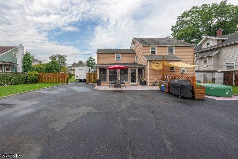 719 Locust St, Roselle Park Boro, NJ 07204