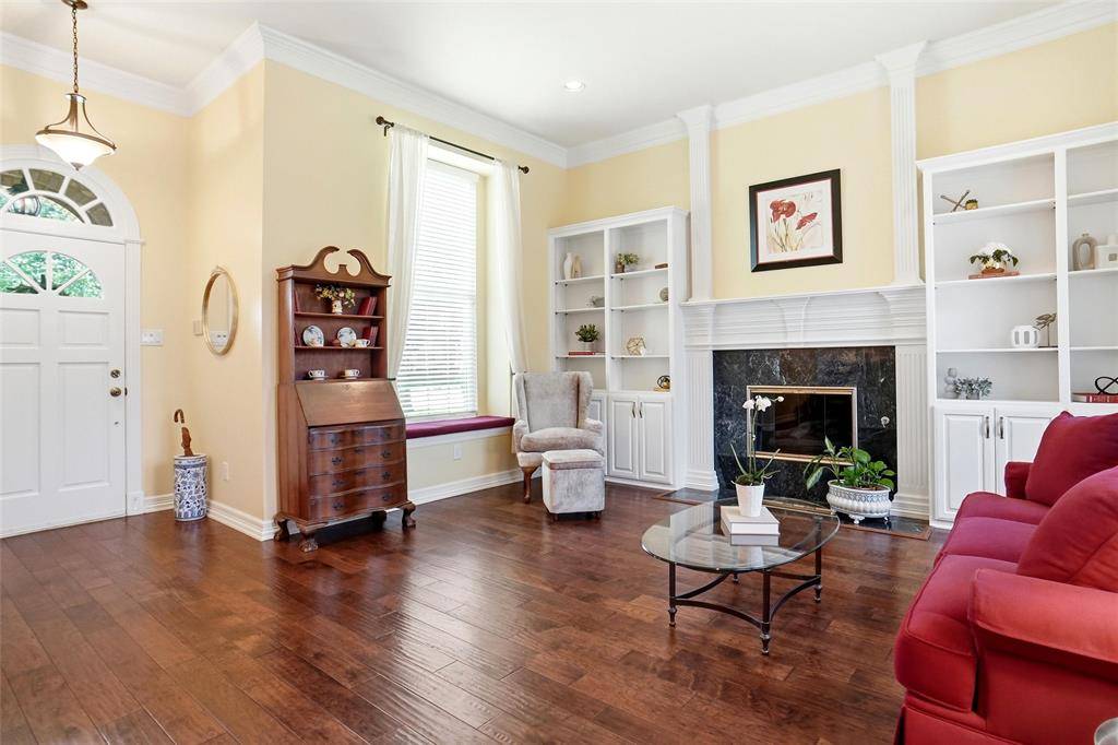 1000 Murl Drive, Irving, TX 75062