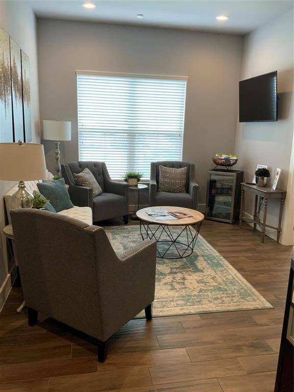 361 W Byron Nelson Boulevard #100, Roanoke, TX 76262
